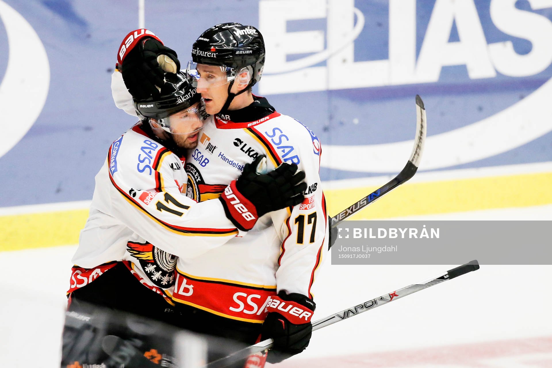 Luleås Jacob Micflikier och Bill Sweatt jublar