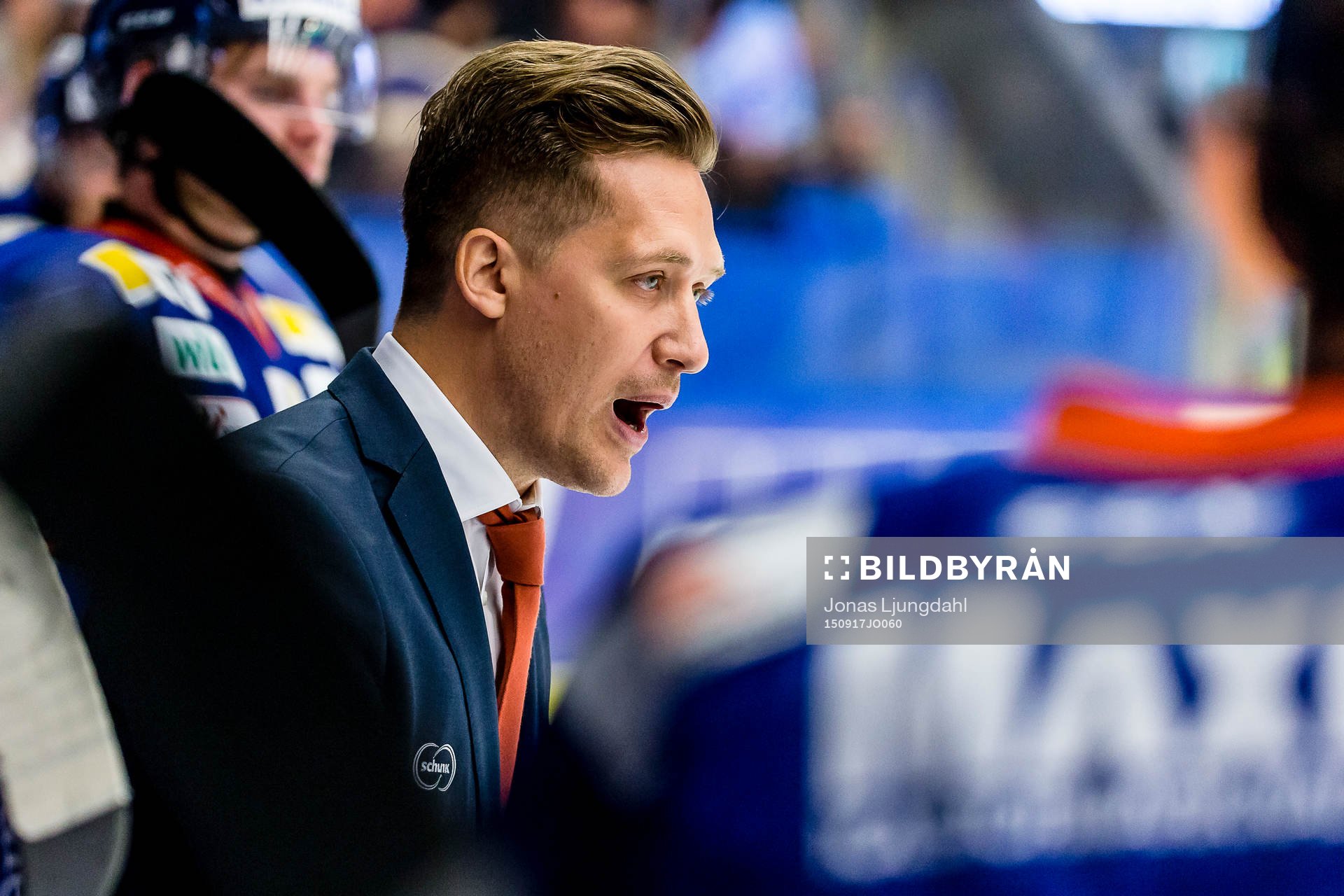 Växjös tränare Sam Hallam skriker