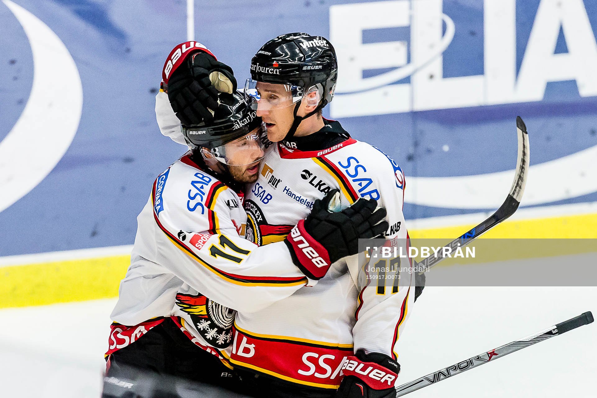 Luleås Jacob Micflikier och Bill Sweatt jublar