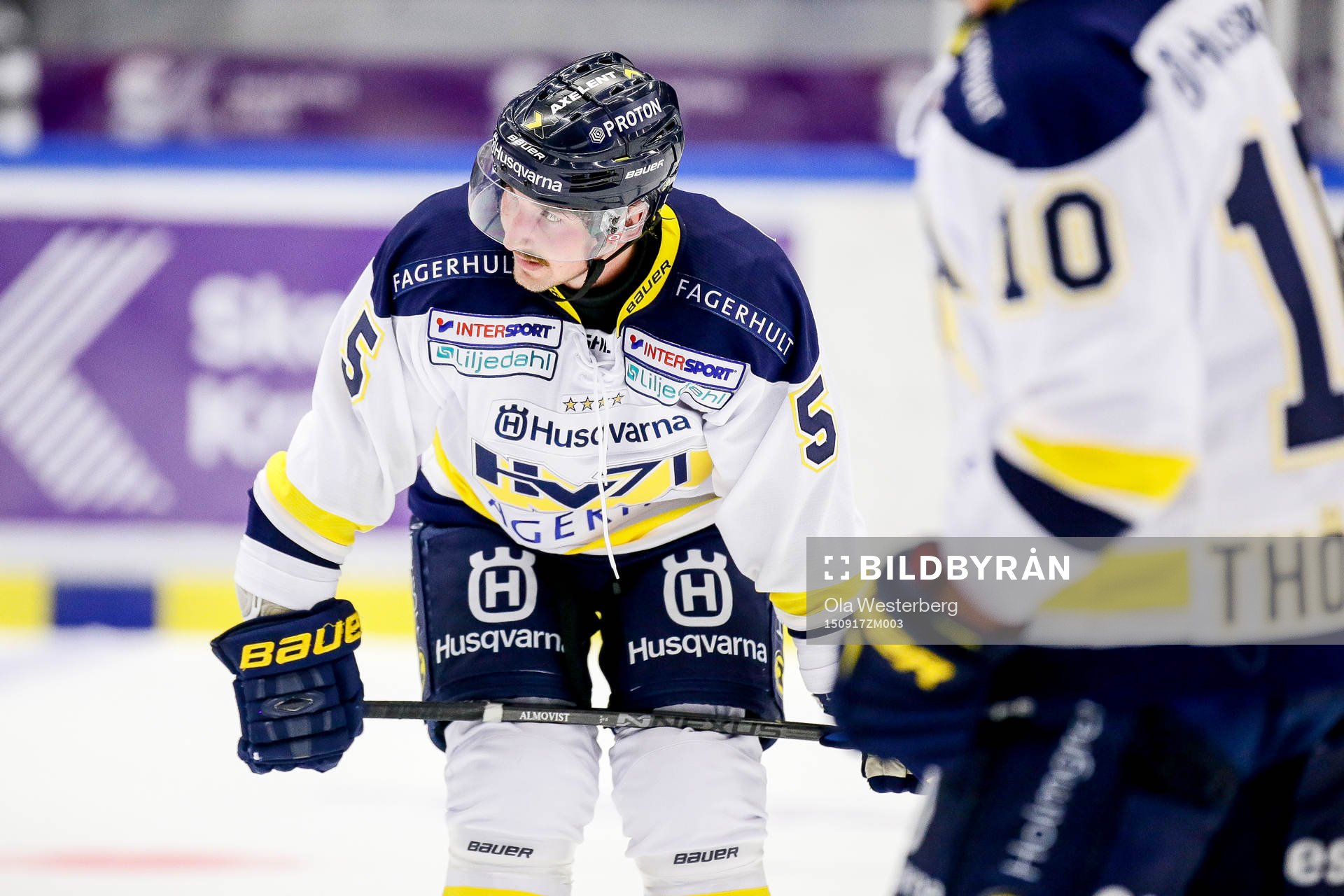 s  Adam Almqvist deppar