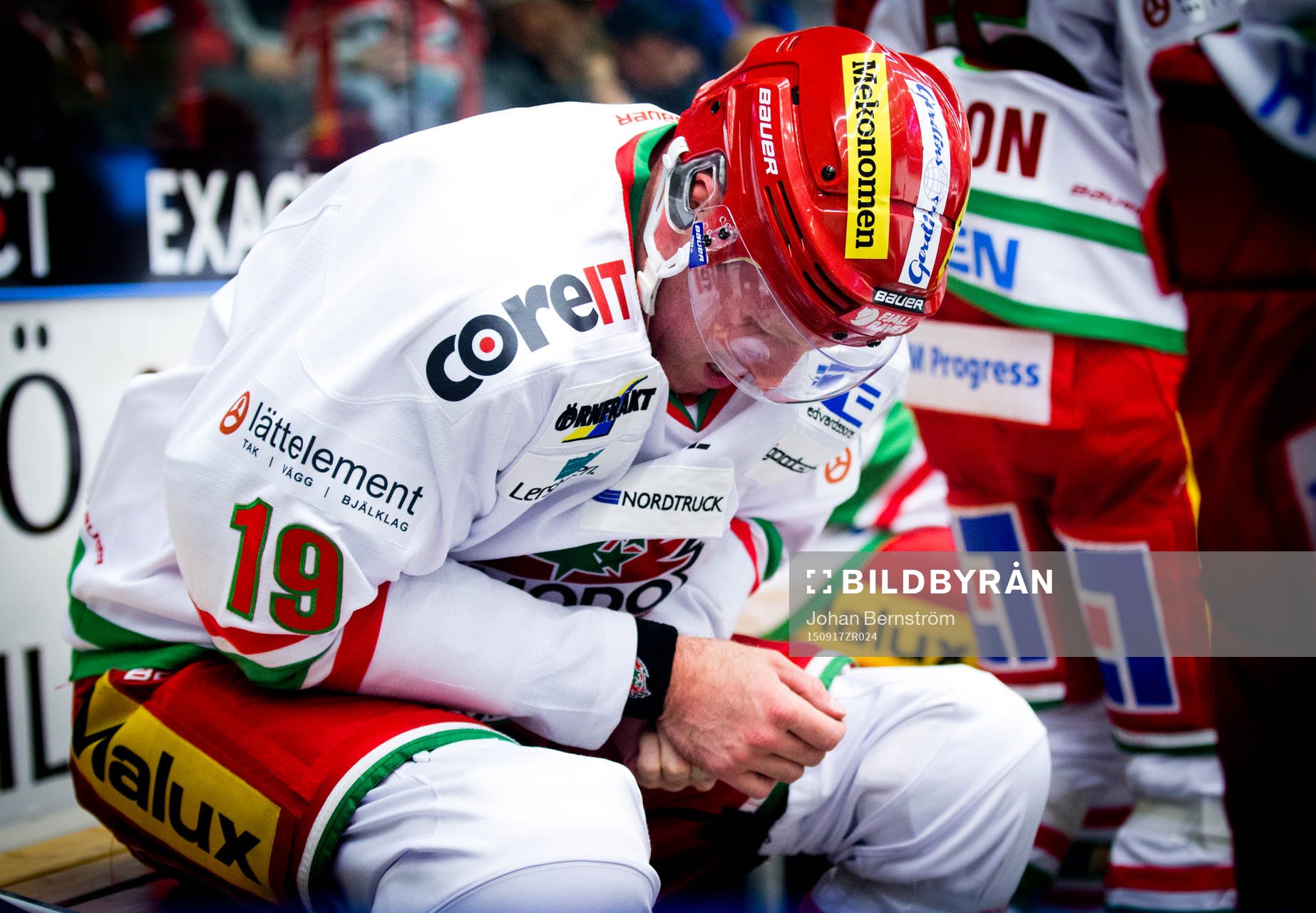 Modos Ryan Whitney deppar i båset