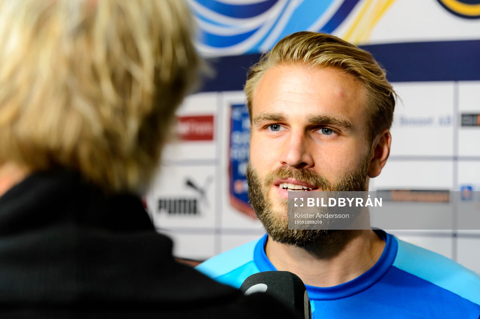 Halmstads Jesper Westerberg intervjuas före fotbollsmatchen i Allsvenskan mellan Halmstad och Falkenberg den 18 september 2015 i Halmstad.