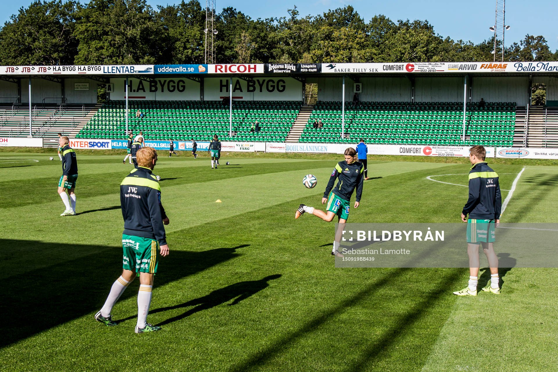 Ljungskiles spelare värmer upp