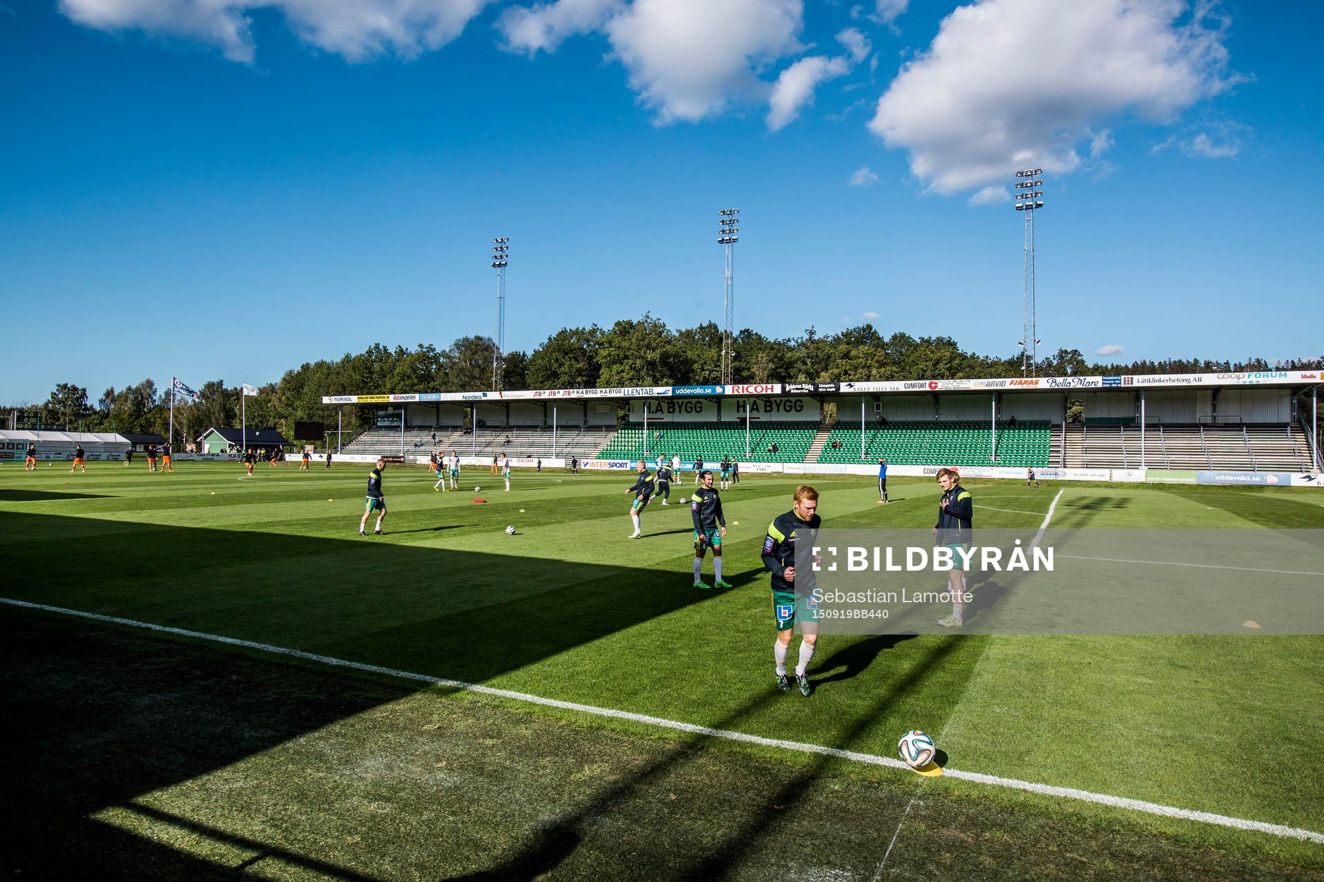 Ljungskiles spelare värmer upp
