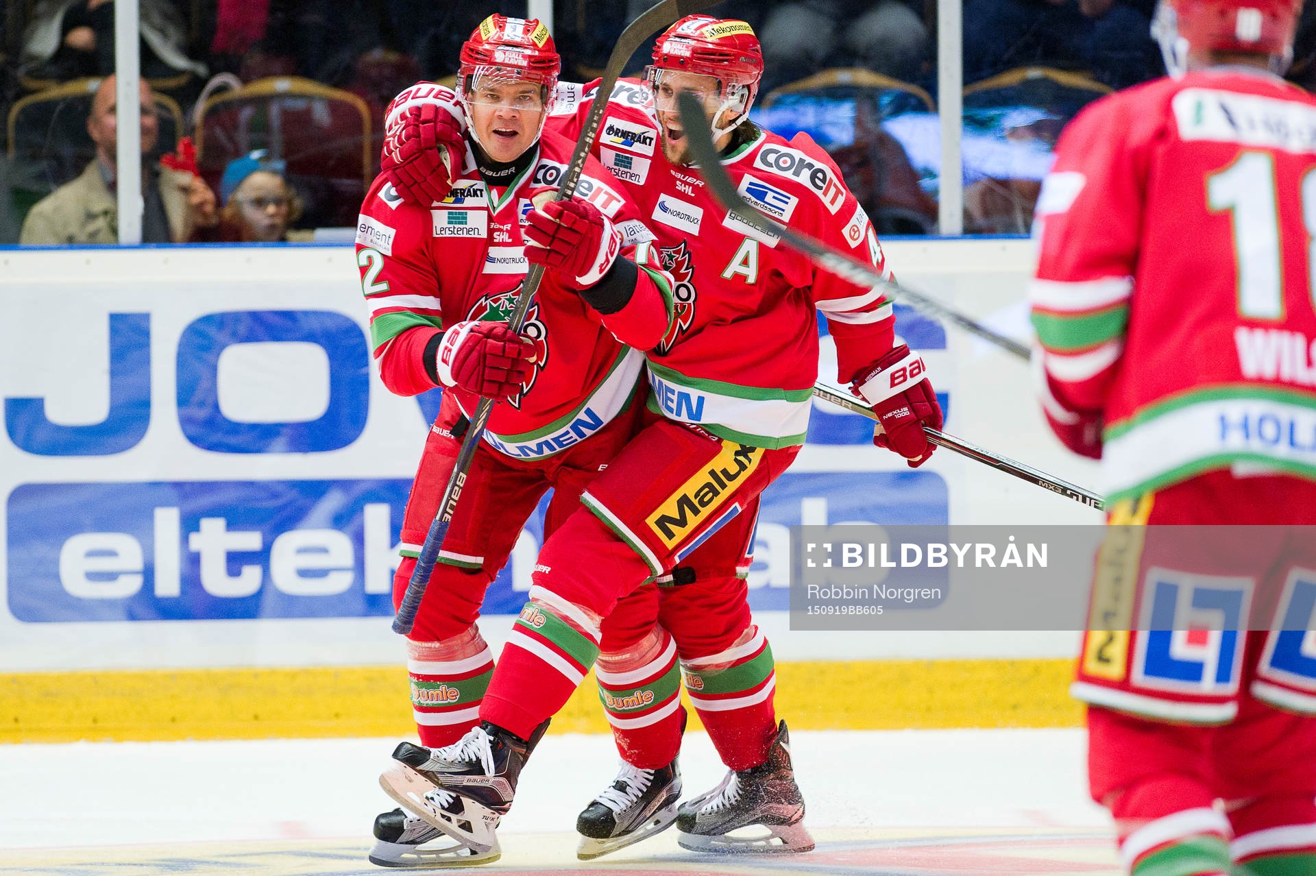 Modos Juha-Pekka Haataja och Oscar Hedman jublar