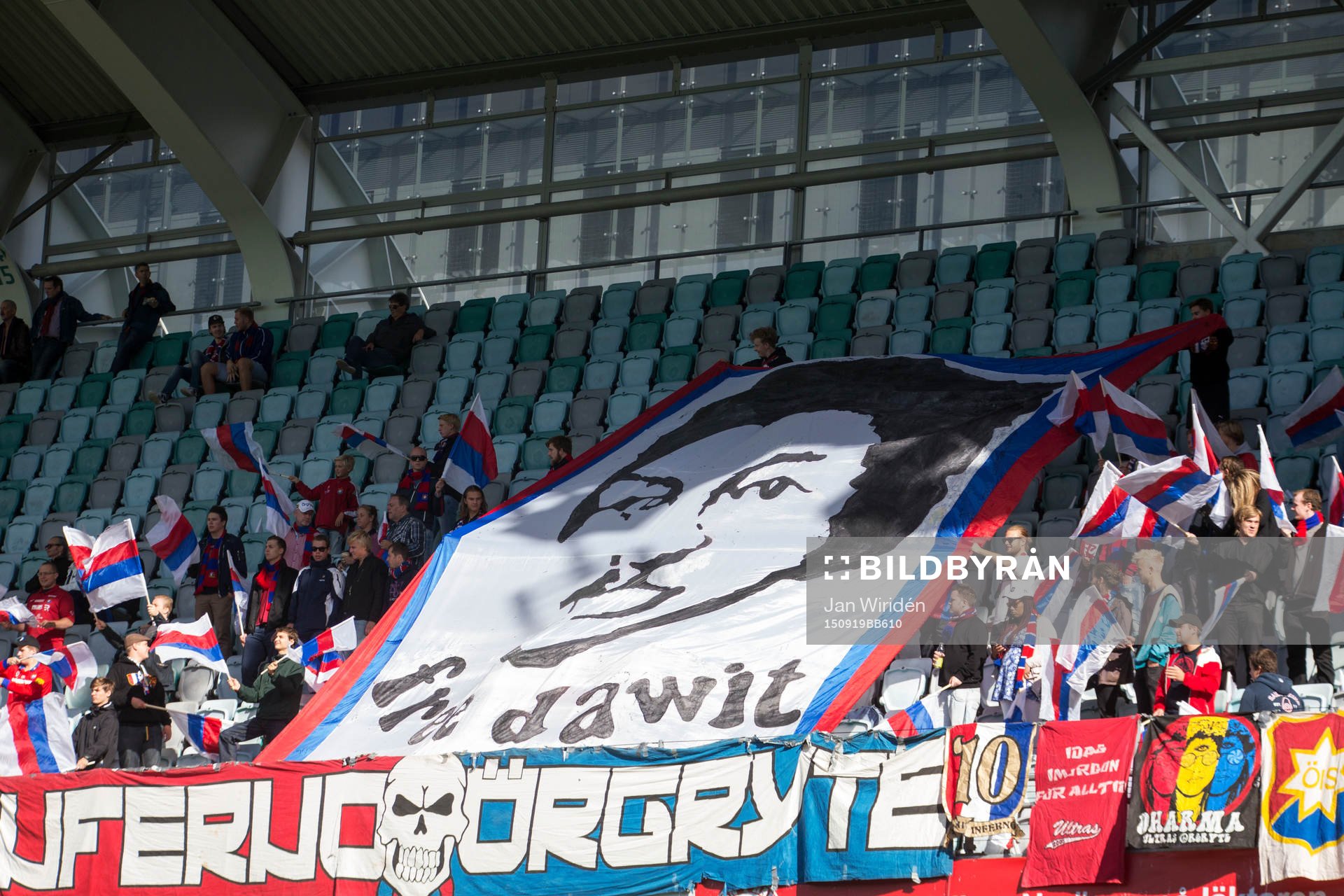 Örgrytes tifo under fotbollsmatchen i division 1 mellan Örgryte och Halmia den 19 september 2015 i Göteborg.