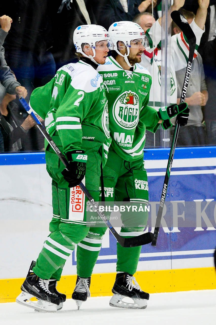 Rögles Jens Hellgren och Ludvig Rensfeldt jublar