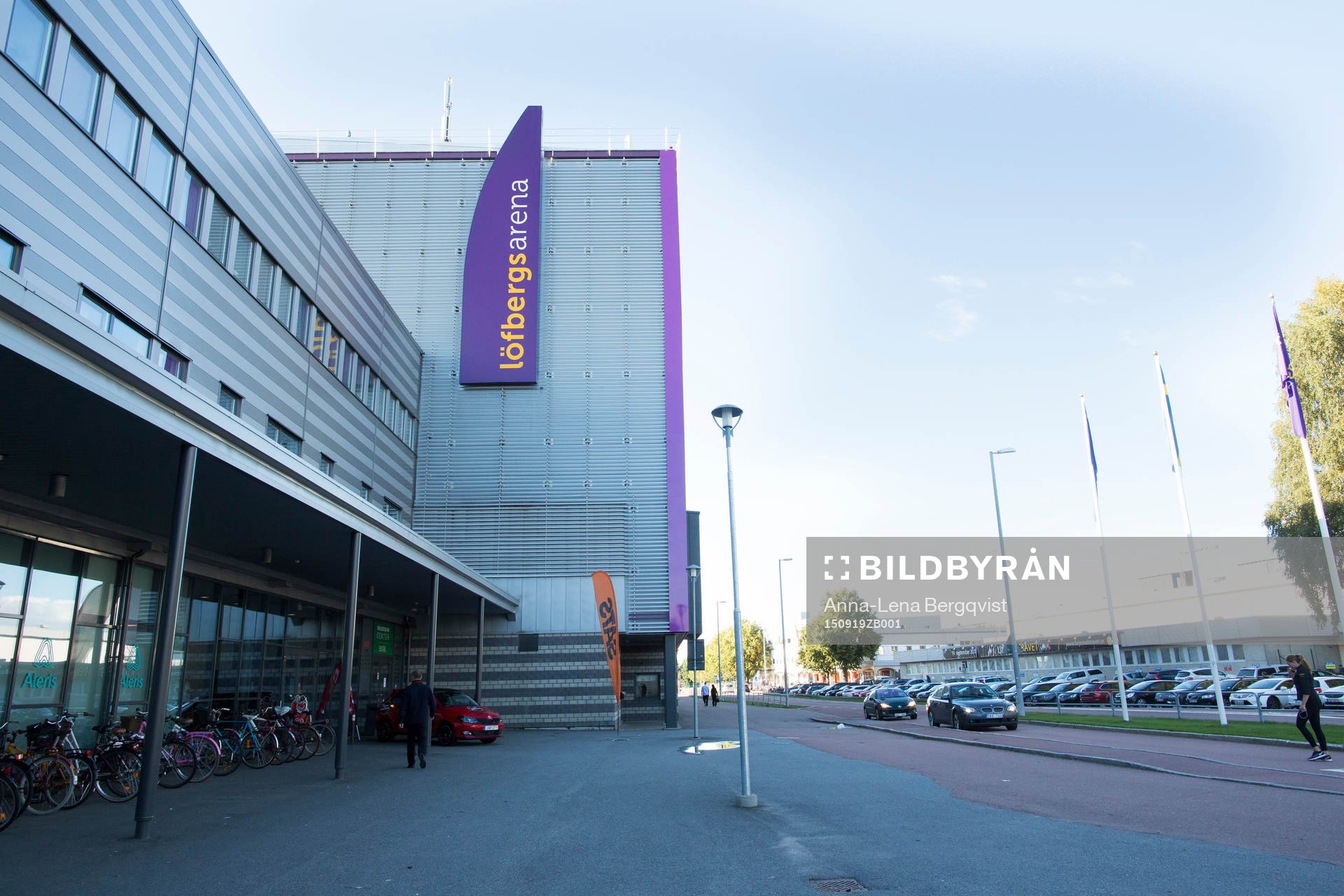 Exteriör bild av Löfbergs arena