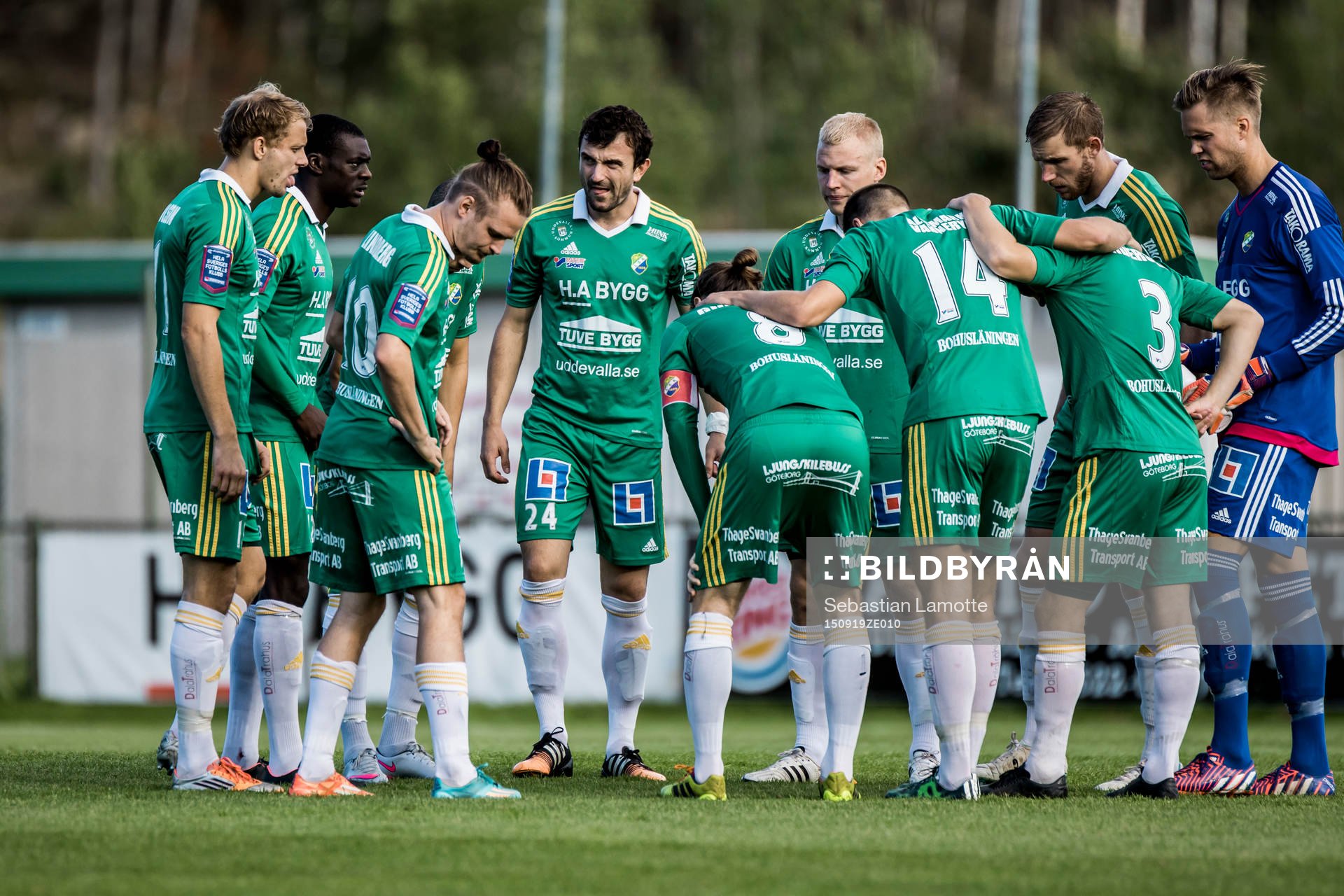 Ljungskiles spelare samlas och laddar upp