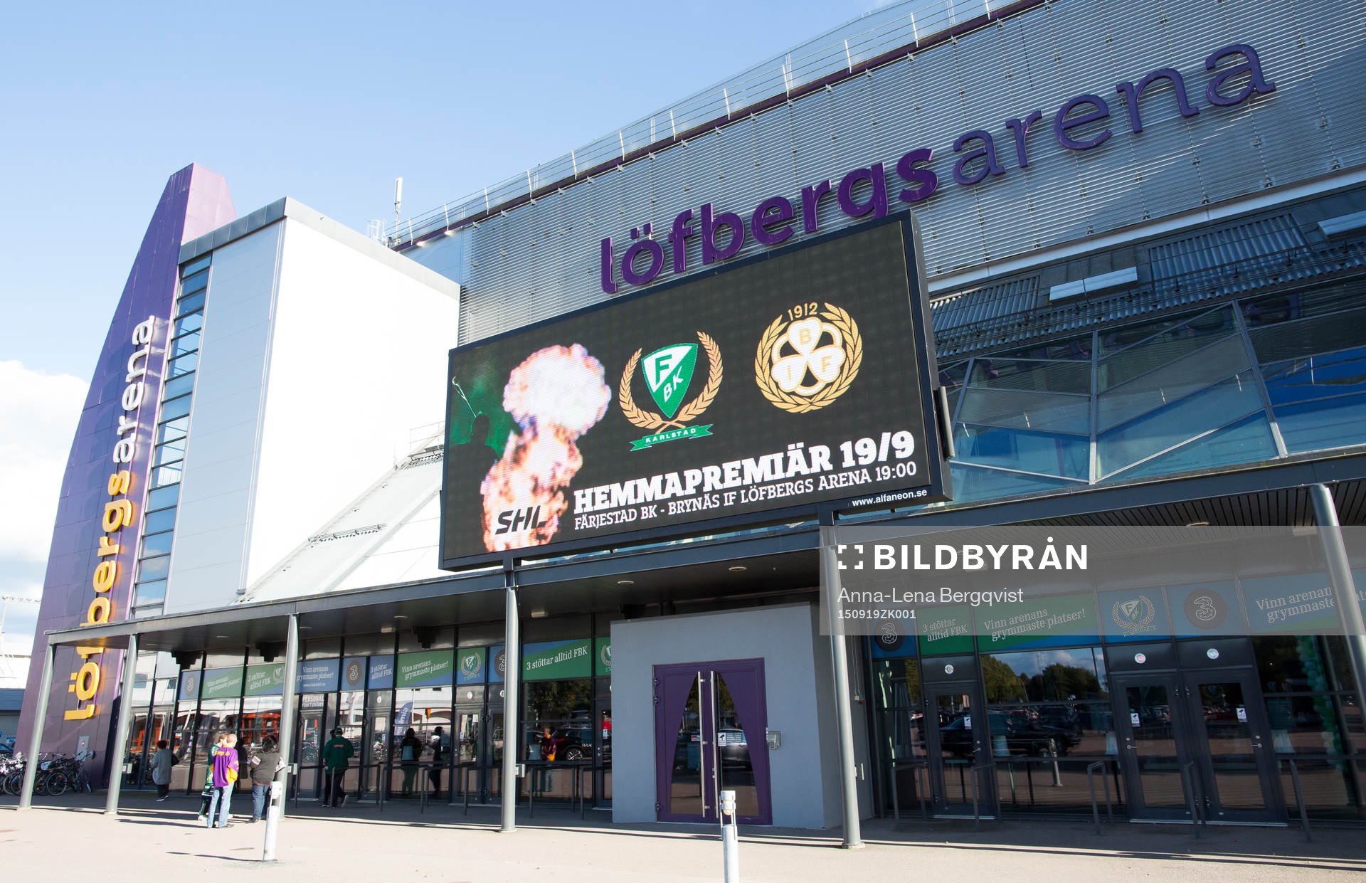 Exteriör bild av Löfbergs arena