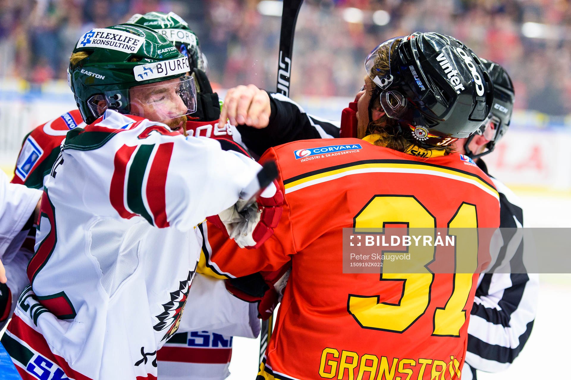 Frölundas Robin Figren och Luleås Jonathan Granström i