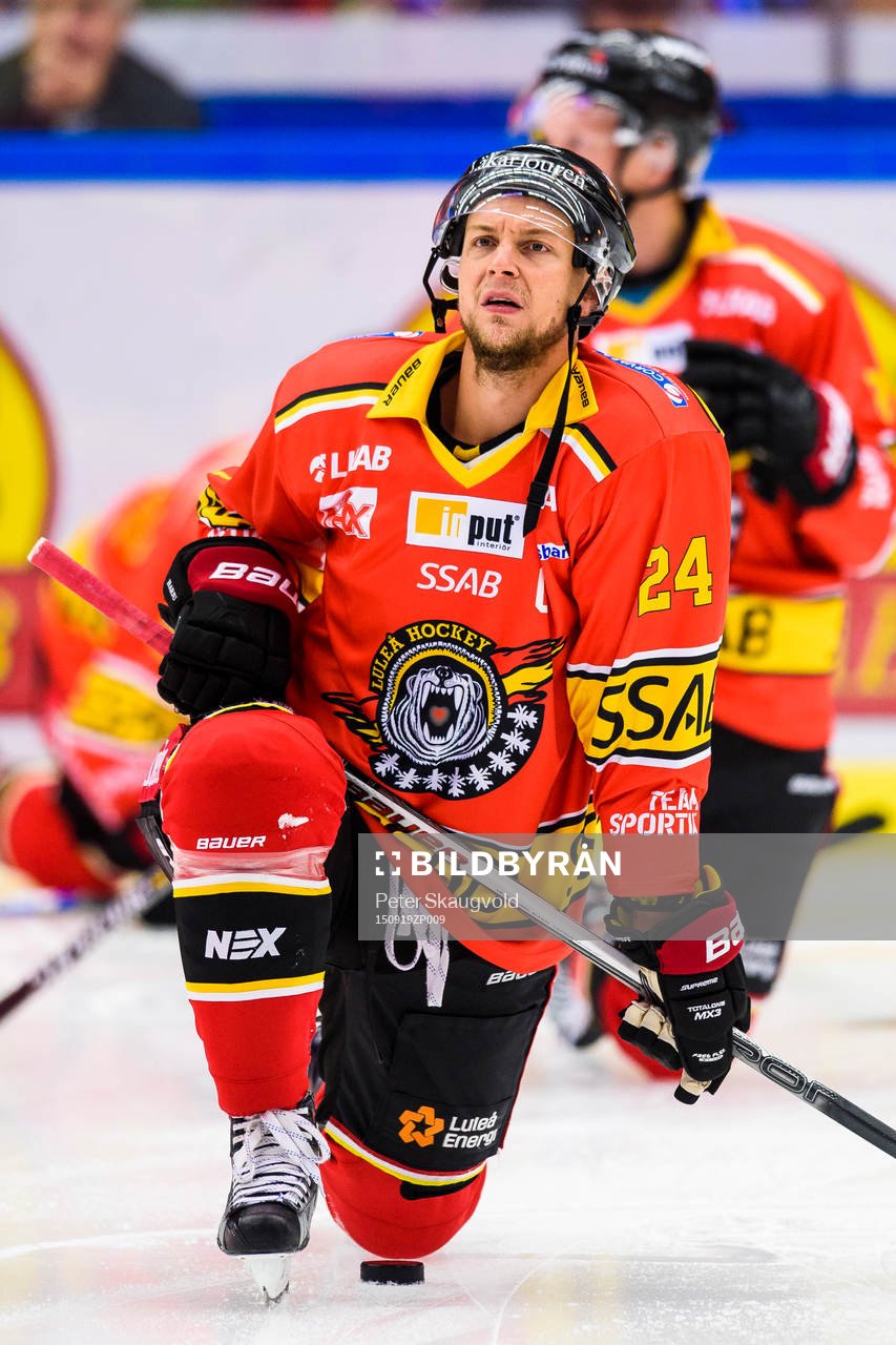 Luleås Johan Harju på uppvärmningen