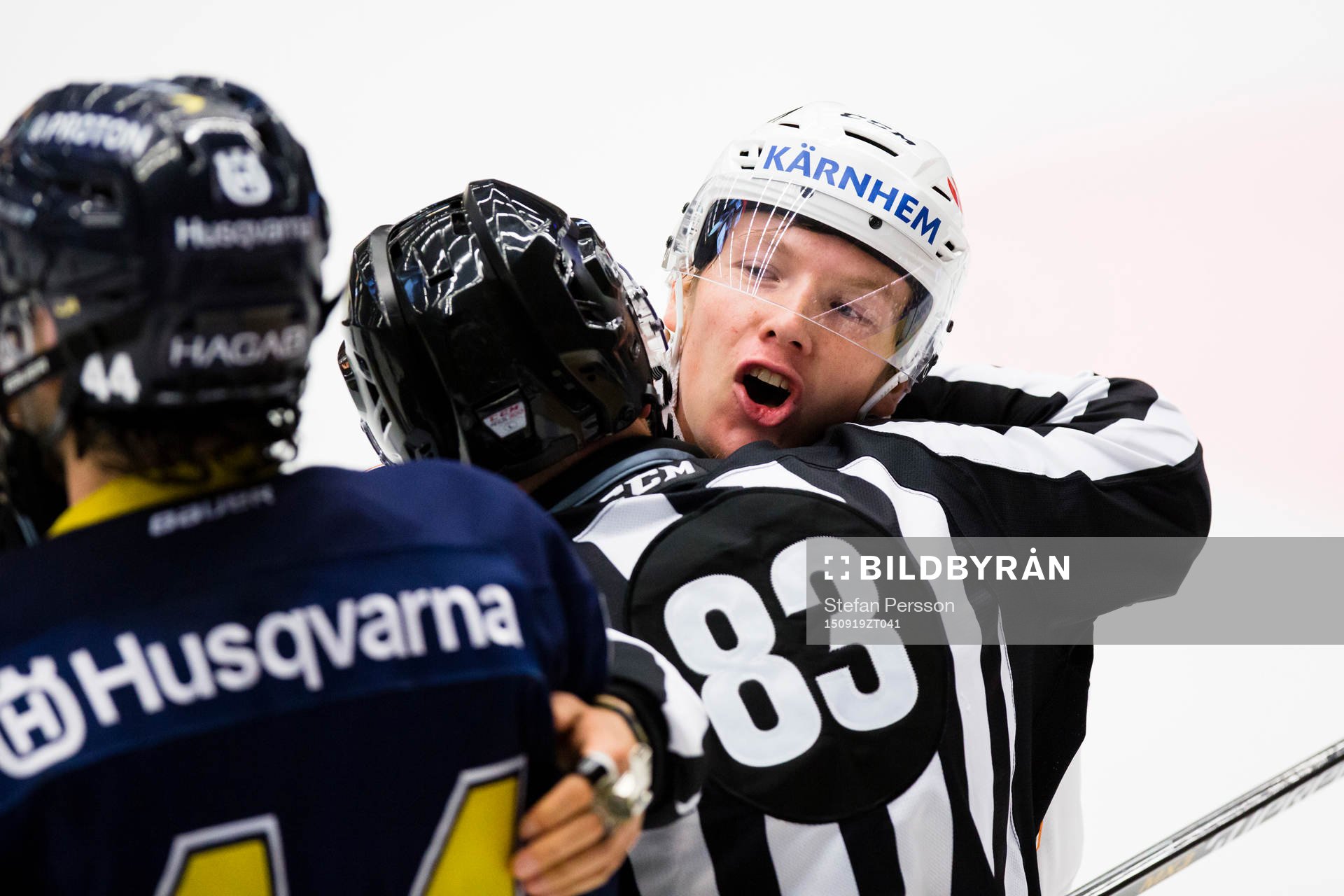 s Ryan O´Byrne i gruff med Växjös Gustav Rydahl