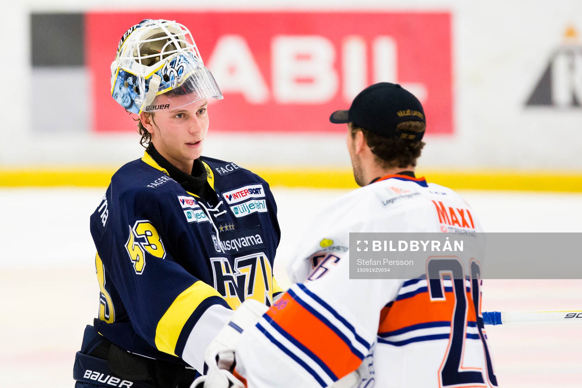 s målvakt Fredrik Pettersson-Wentzel tackar Växjös