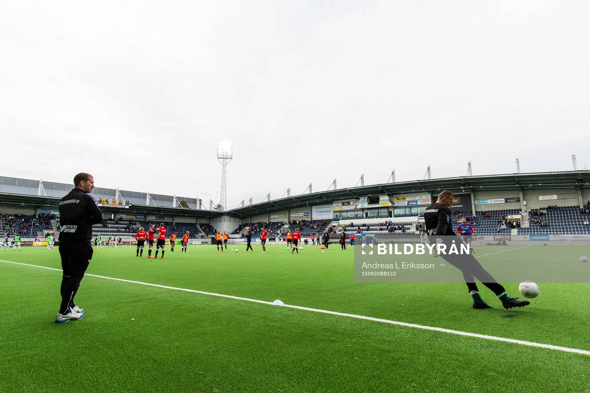 Helsingborgs spelare värmer upp på Gavlevallen
