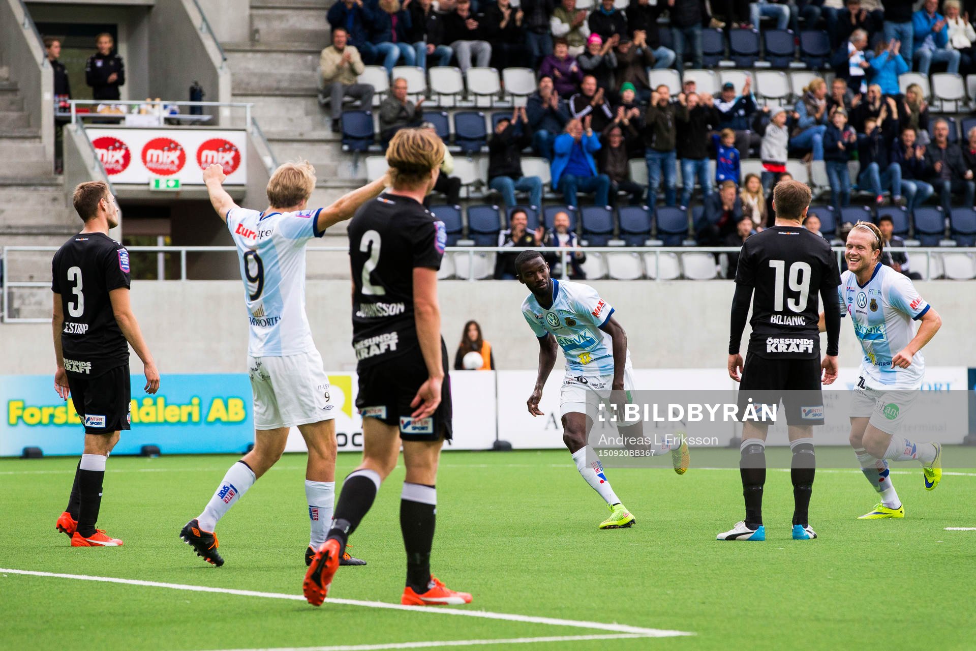 Gefles Dioh Williams och Anders Bååth-Sjöblom jublar