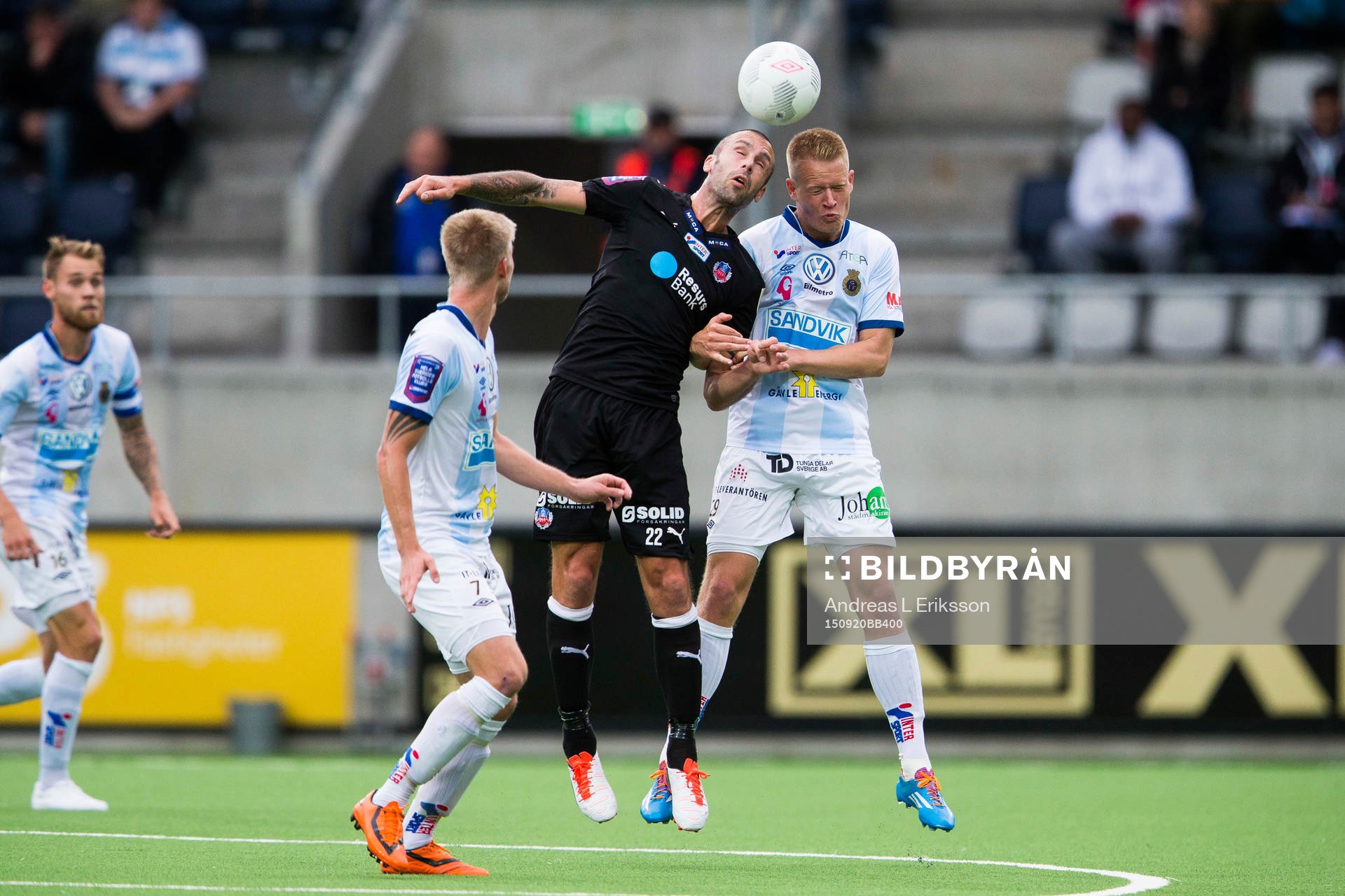 Helsingborgs Rade Prica i en nickduell med Gefles Martin