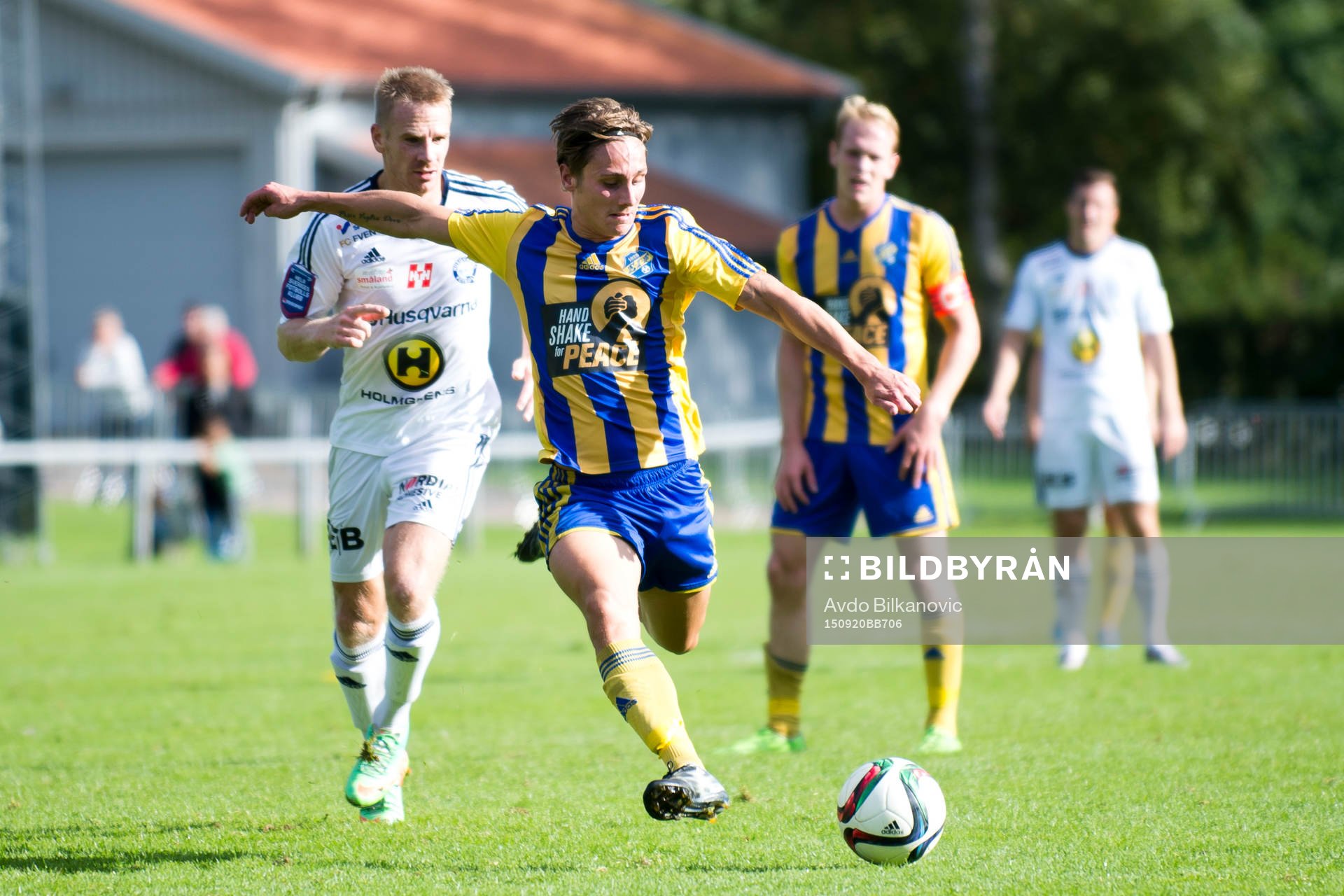 Eskilsminnes Christoffer Levi skjuter