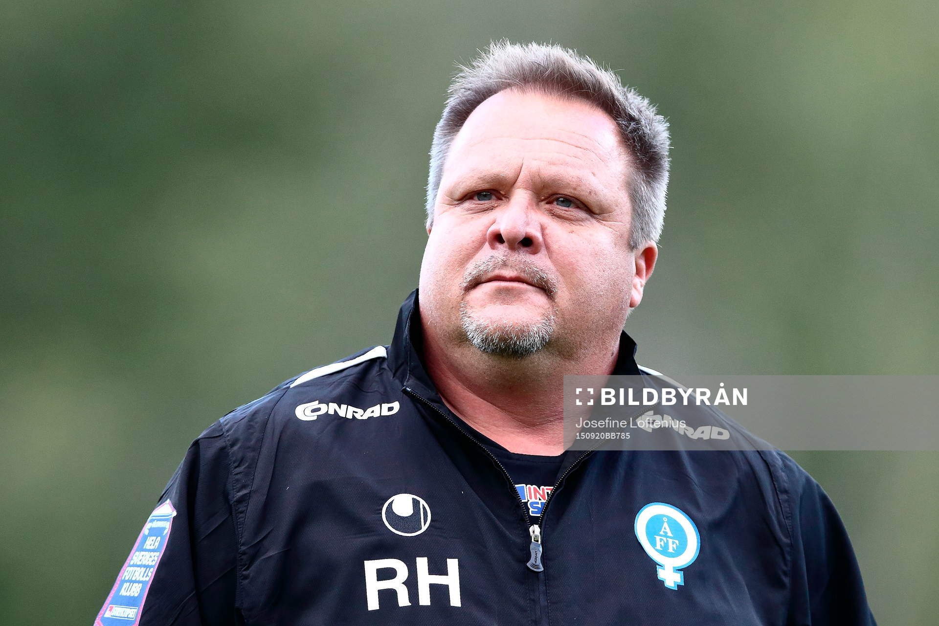 Åtvidabergs tränare Roar Hansen under fotbollsmatchen i Allsvenskan mellan Åtvidaberg och Kalmar den 20 september 2015 i Åtvidaberg.