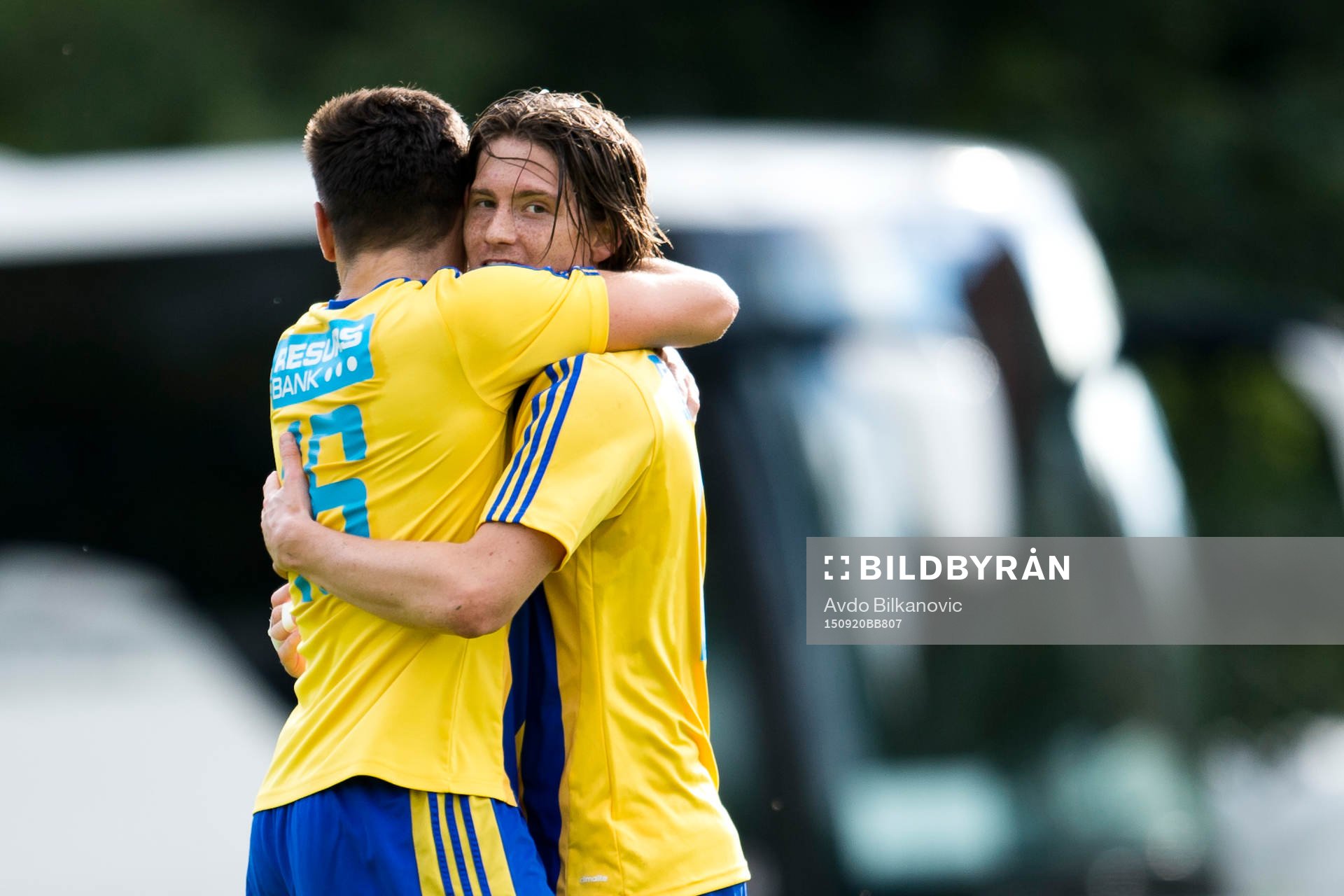 Eskilsminnes Peter Milata och Christoffer Levi jublar under fotbollsmatchen i Division 1 Södra mellan Eskilsminne och Husqvarna den 20 september 2015 i Helsingborg