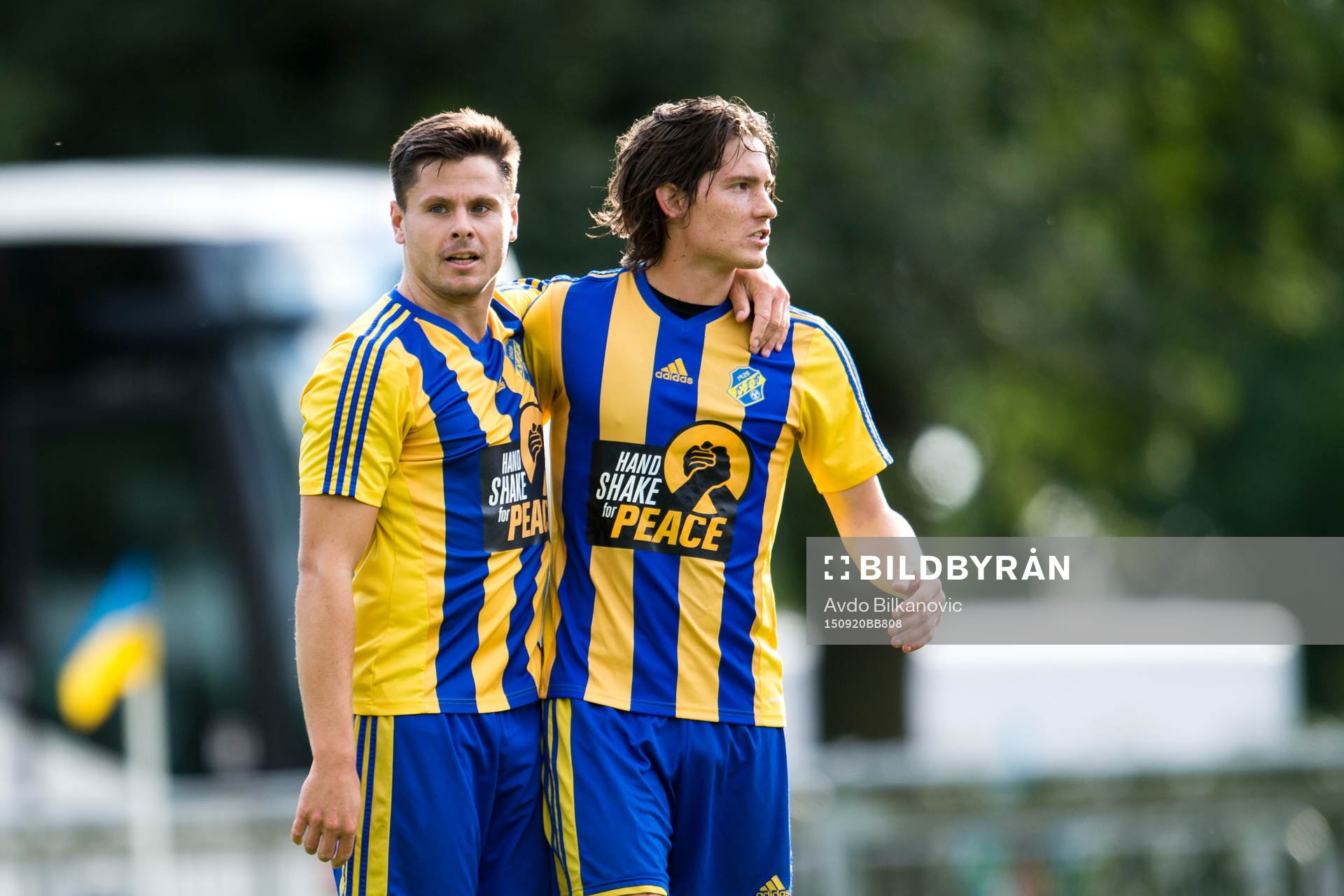 Eskilsminnes Peter Milata och Christoffer Levi jublar