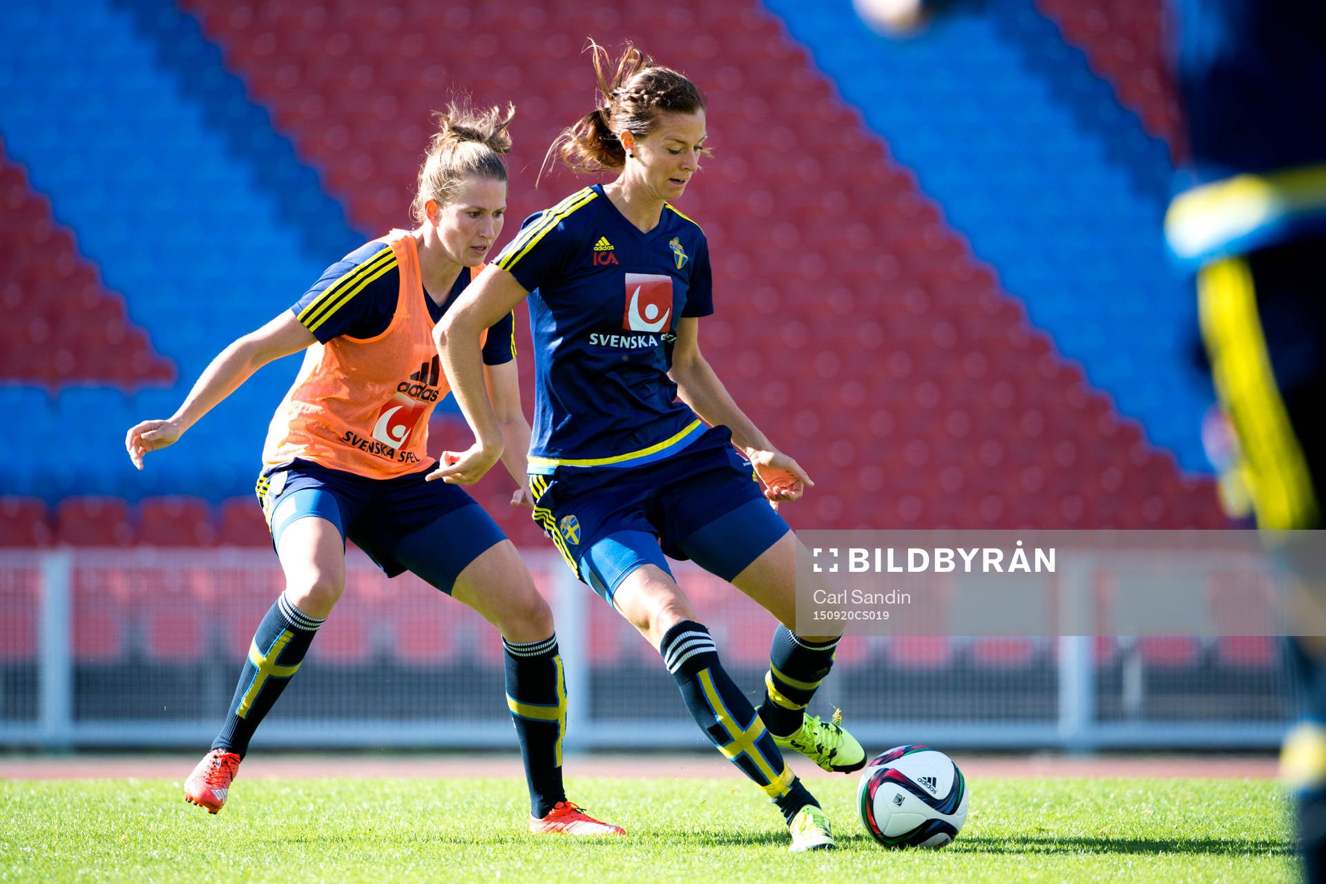Sveriges Emma Berglund och Lotta Schelin