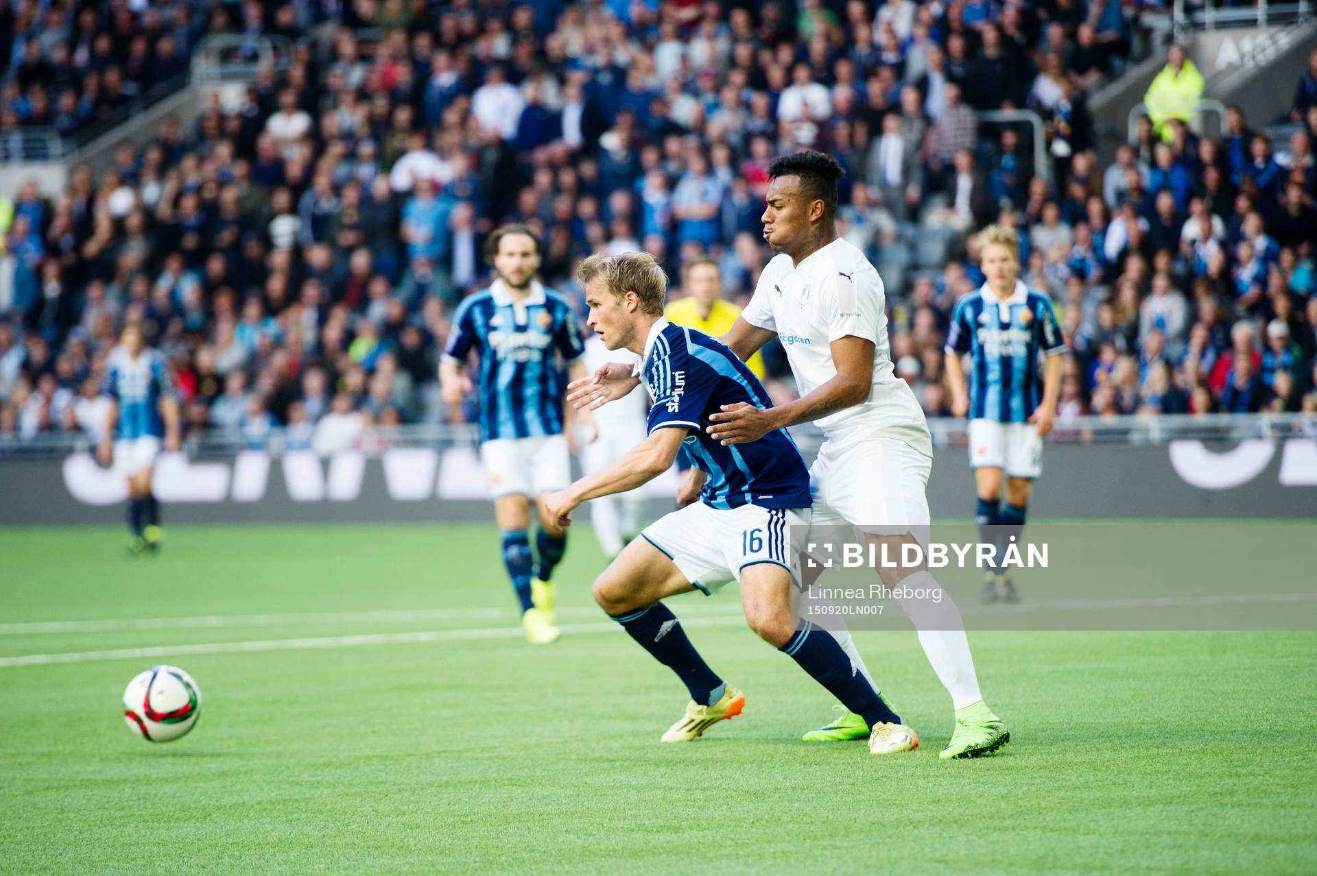 Djurgårdens Sebastian Andersson  och Malmös Luis Felipe