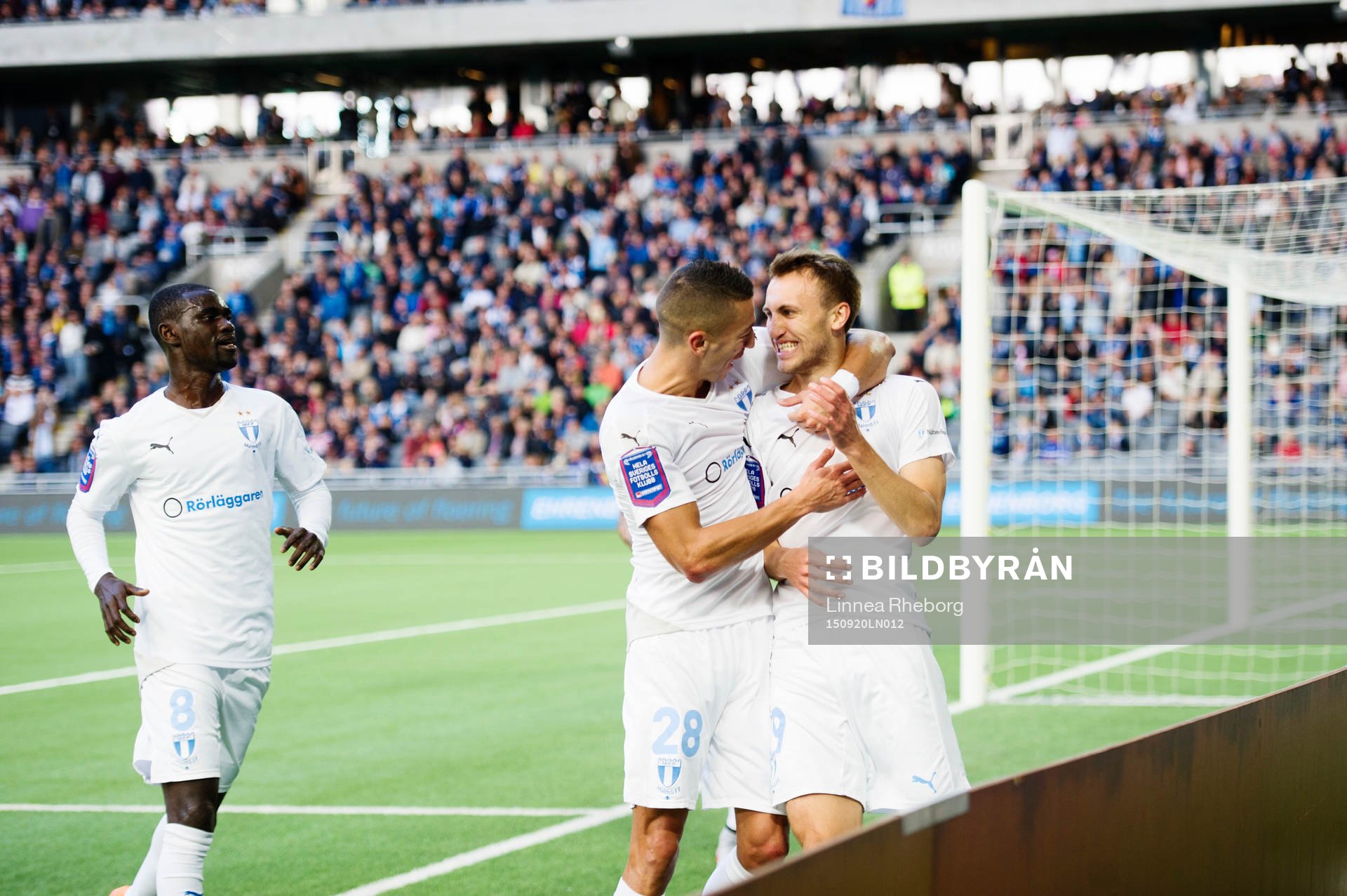 Malmös Nikola Djurdjic och Magnus Wolff Eikrem jublar efter 0-1 under fotbollsmatchen i Allsvenskan mellan Djurgården och Malmö FF den 20 september 2015 i Stockholm.