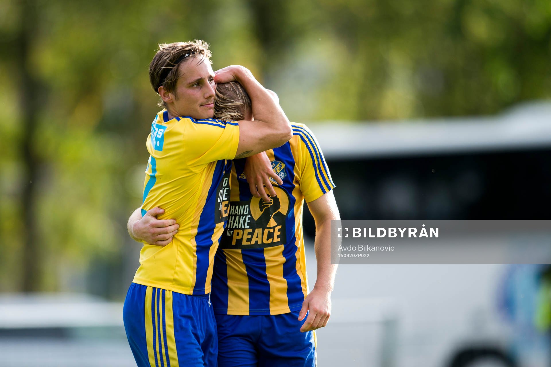 Eskilsminnes Peter Milata och Christoffer Levi jublar