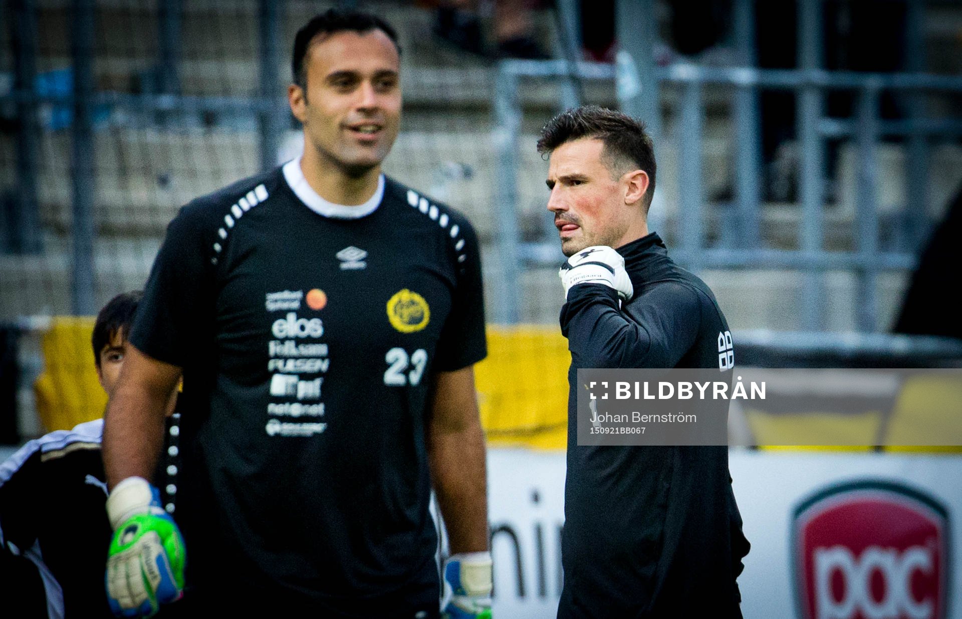 Elfsborgs målvakt Kevin Stuhr Ellegaard och målvakt Abbas