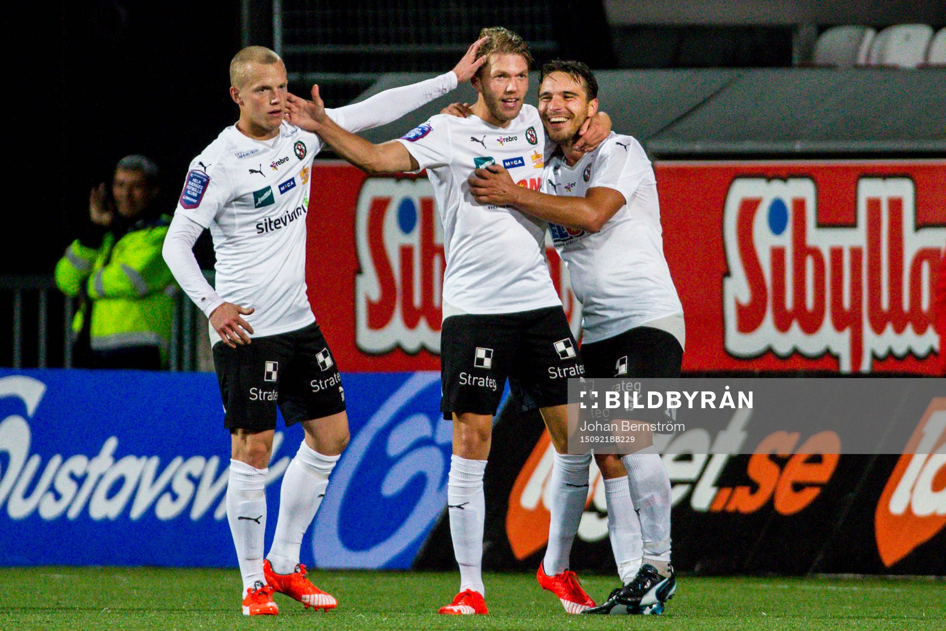 Örebros Daniel Gustavsson , Martin Broberg och Nordin