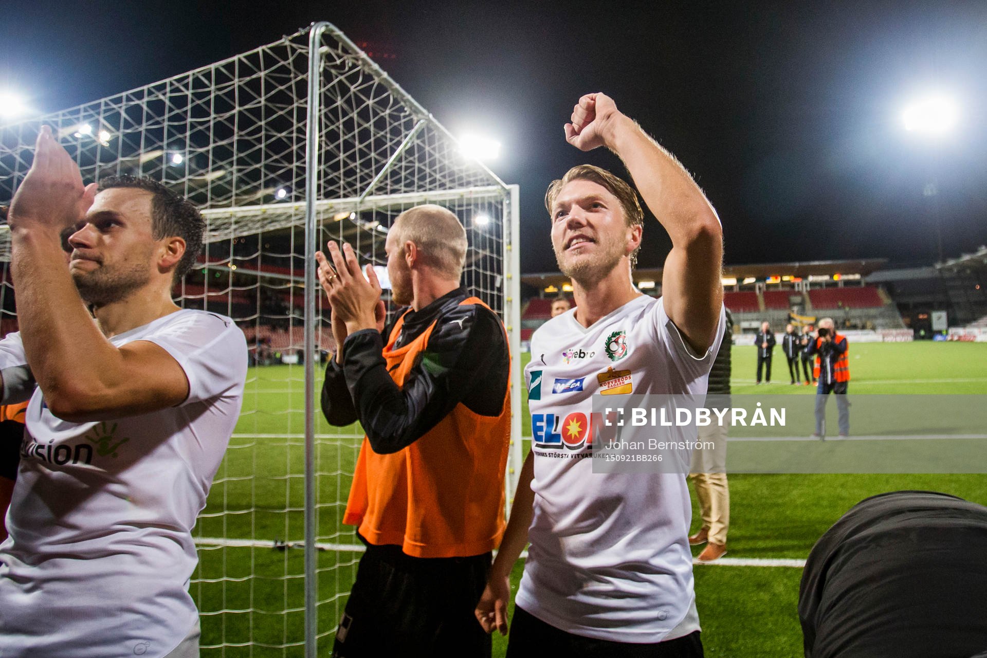 Örebros Martin Broberg jublar