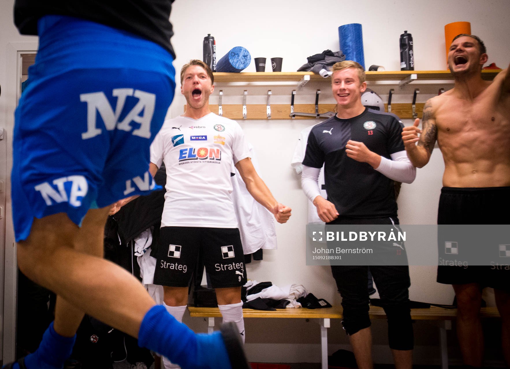 Örebros Martin Broberg jublar i omklädningsrummet