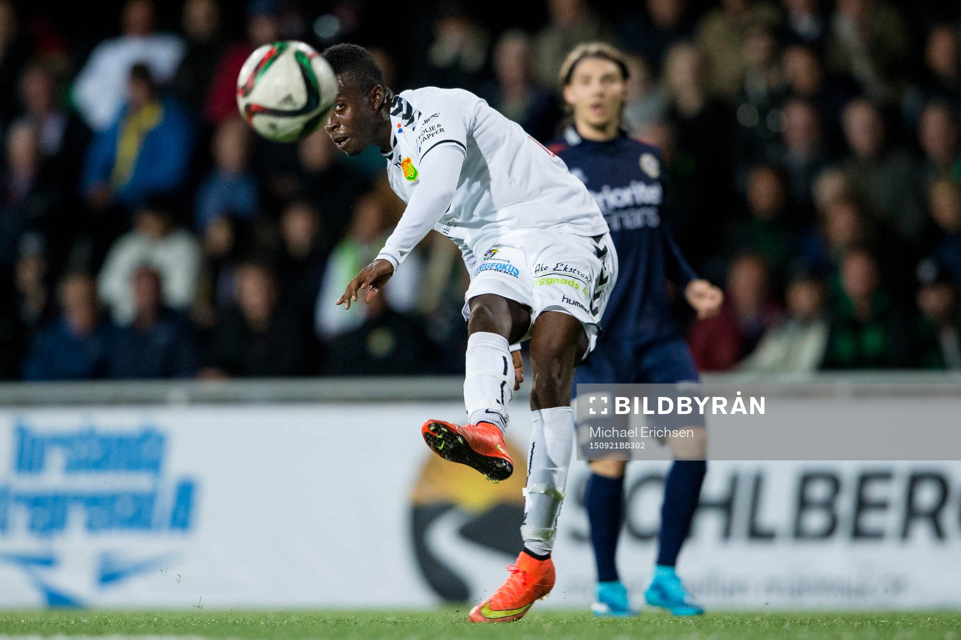 GAIS Kieron Cadogan skjuter ett skott