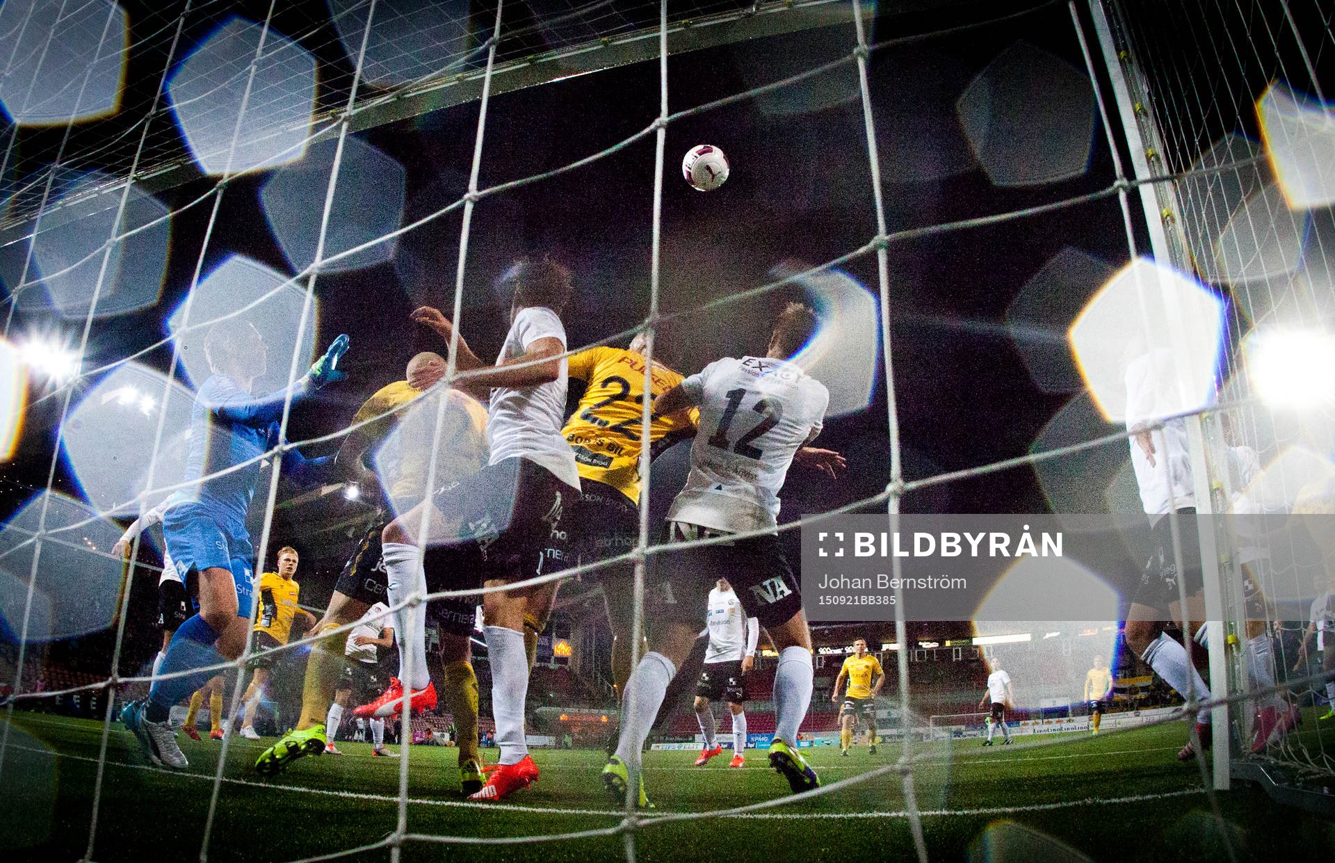 Elfsborgs Per Frick gjorde 4-2 på Örebros målvakt Jacob
