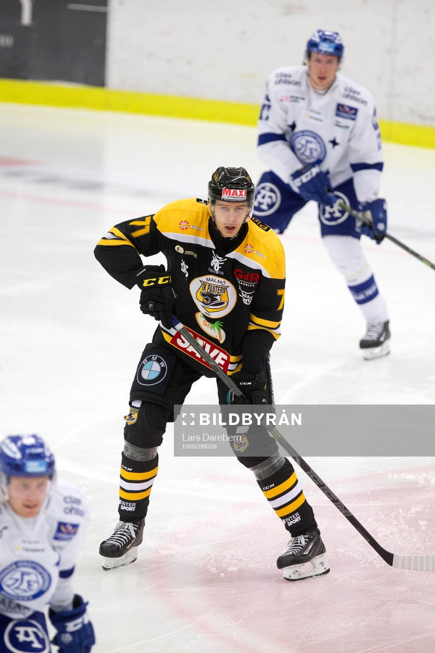 Panterns Daniel Andersson i ishockeymatchen mellan Pantern