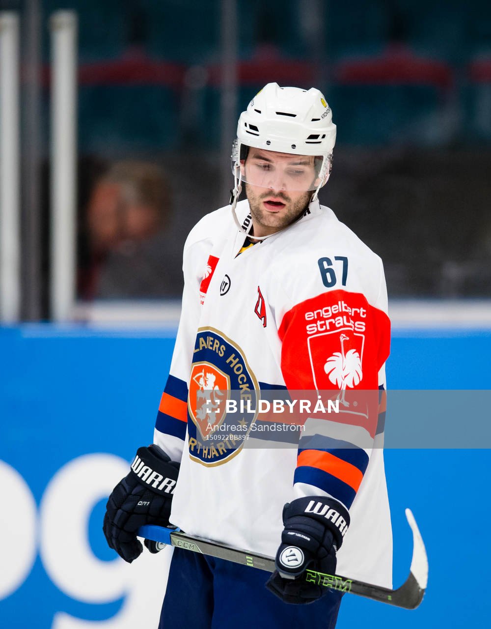 Växjös Linus Fröberg ser deppig ut