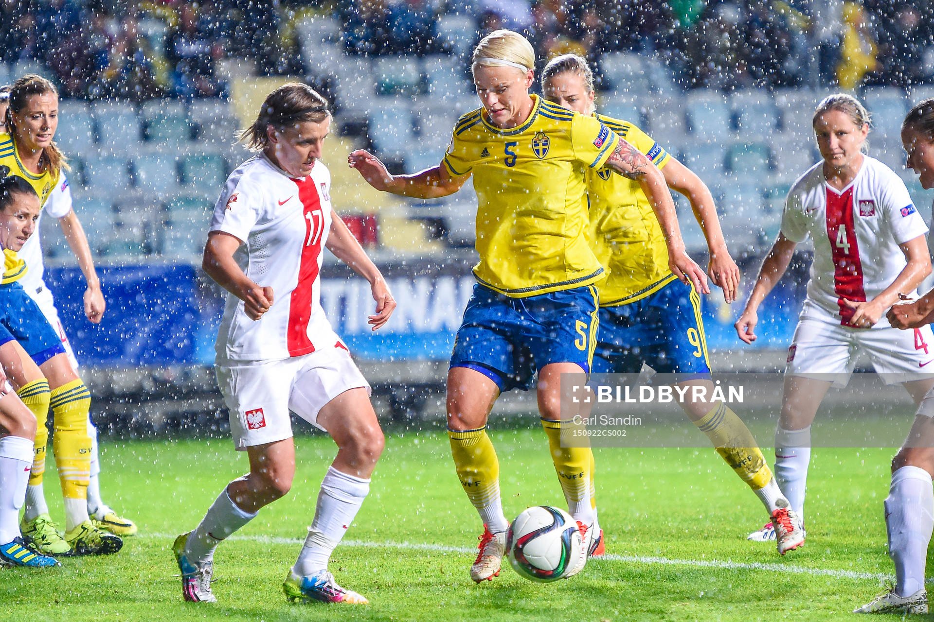 Polens Katarzyna Daleszczyk och Sveriges Nilla Fischer