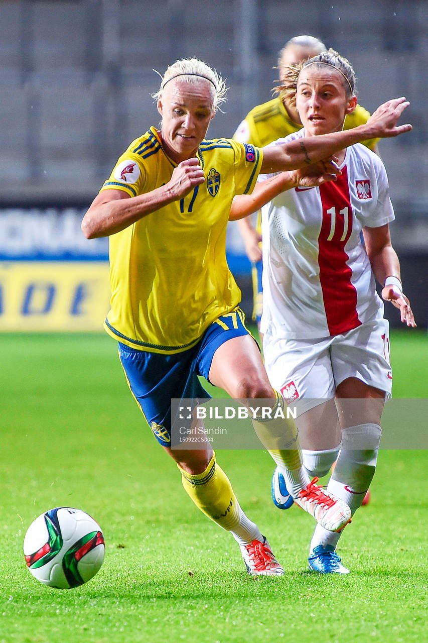 Sveriges Caroline Seger och Polens Ewelina Kamczyk