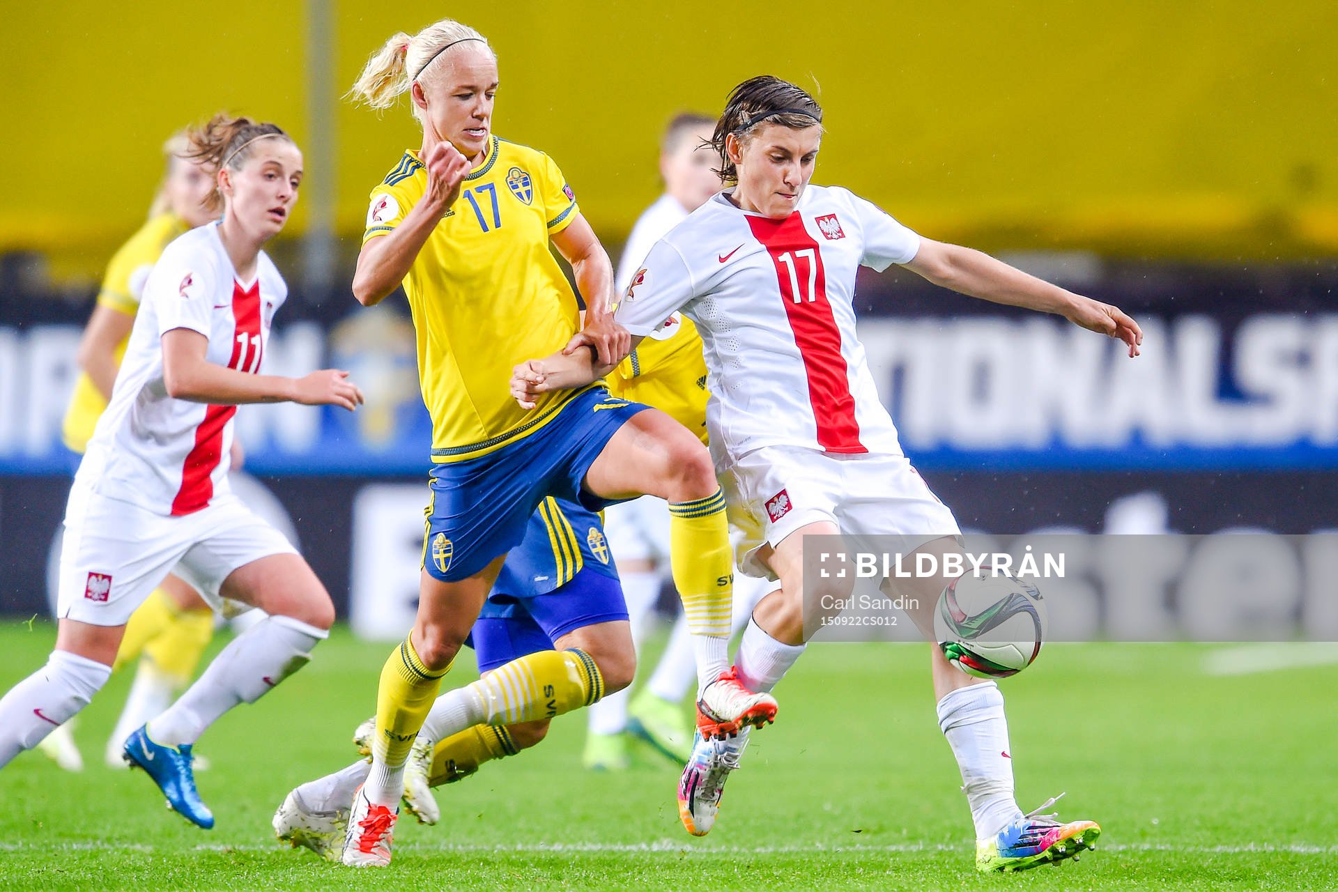 Sveriges Caroline Seger och Polens Katarzyna Daleszczyk