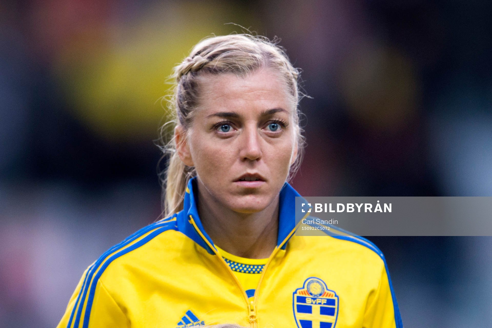 Sveriges Linda Sembrant vid lineup innan EM-kvalmatchen i