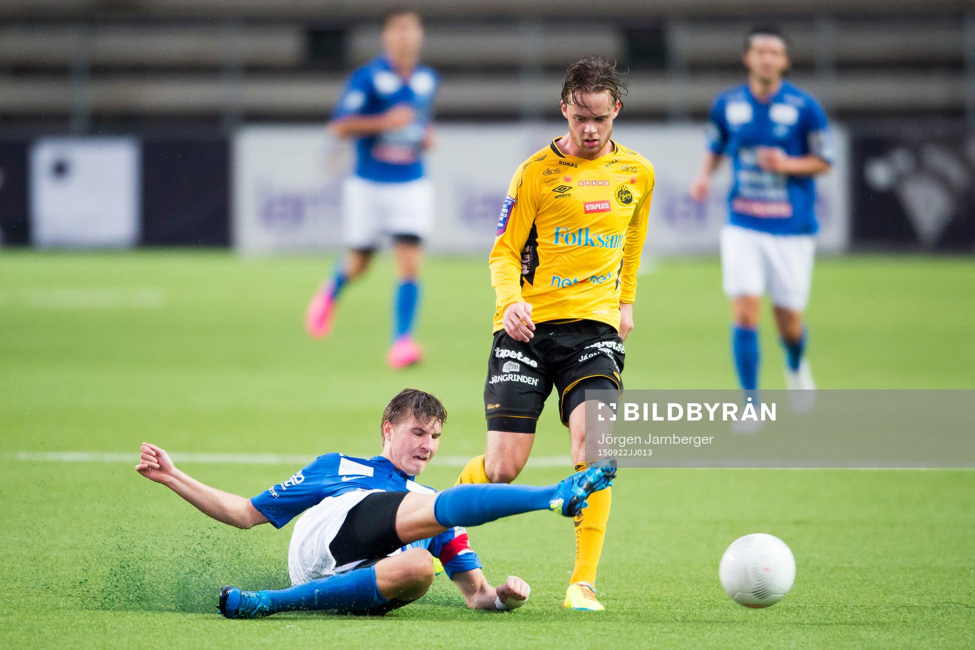 Norrbys Andreas Bäckland Dahlqvist bryter bollen av
