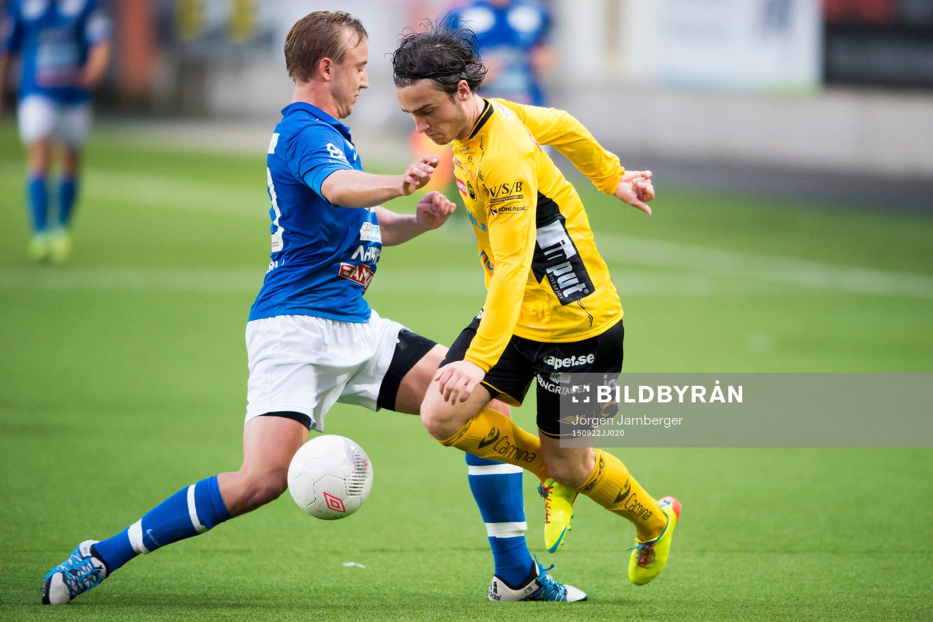 Elfsborgs Oskar Nar stoppas av Norrbys Marcus Pedersen