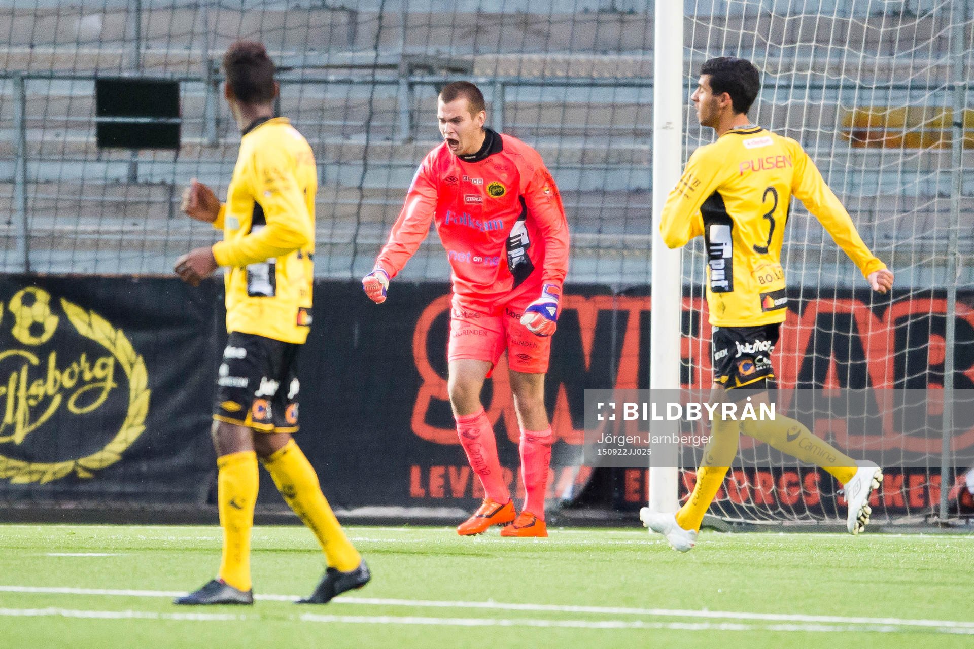 Elfsborgs målvakt Markus Fröjd jublar