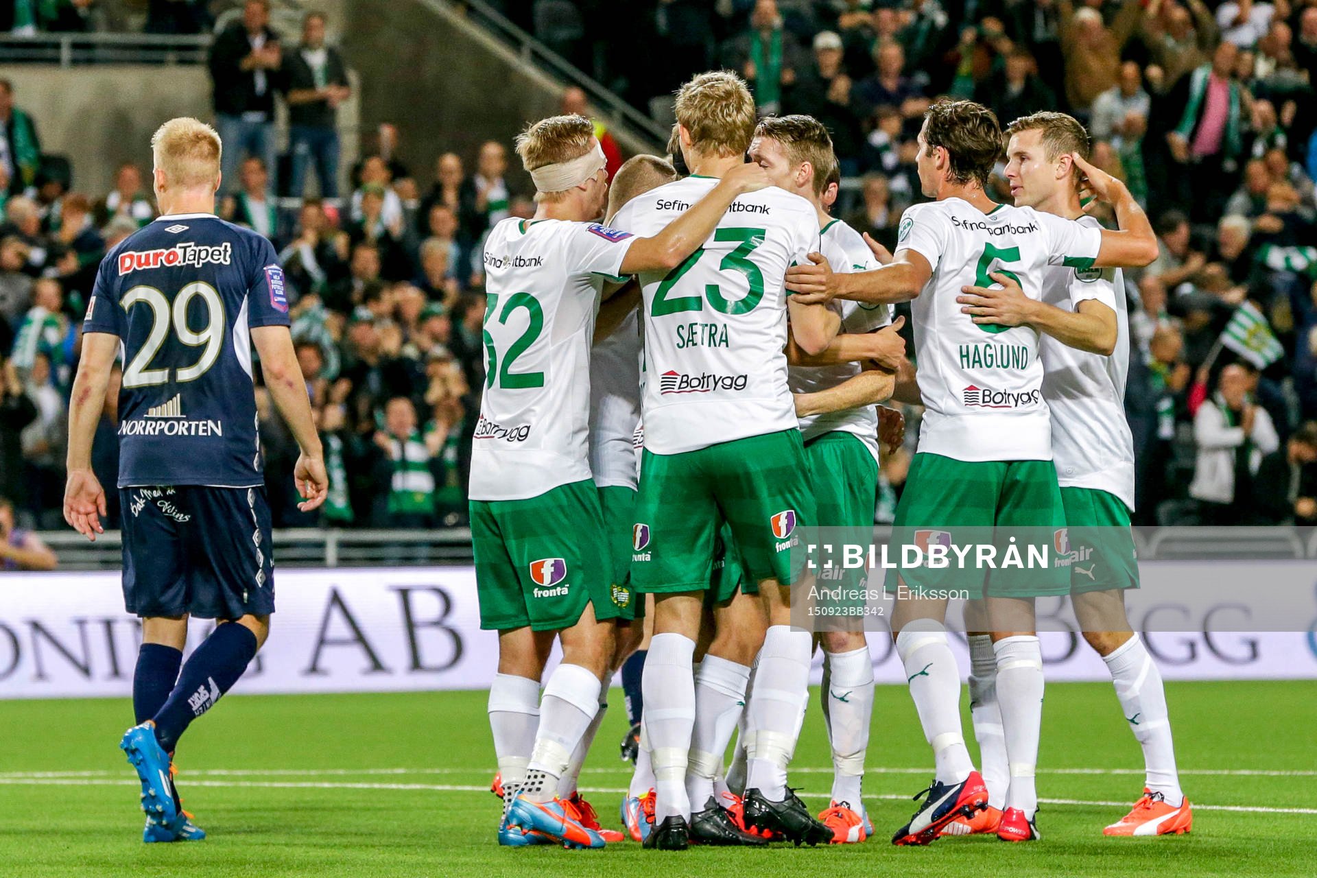 Hammarbys spelare firar 1-0 av Jakob Orlov