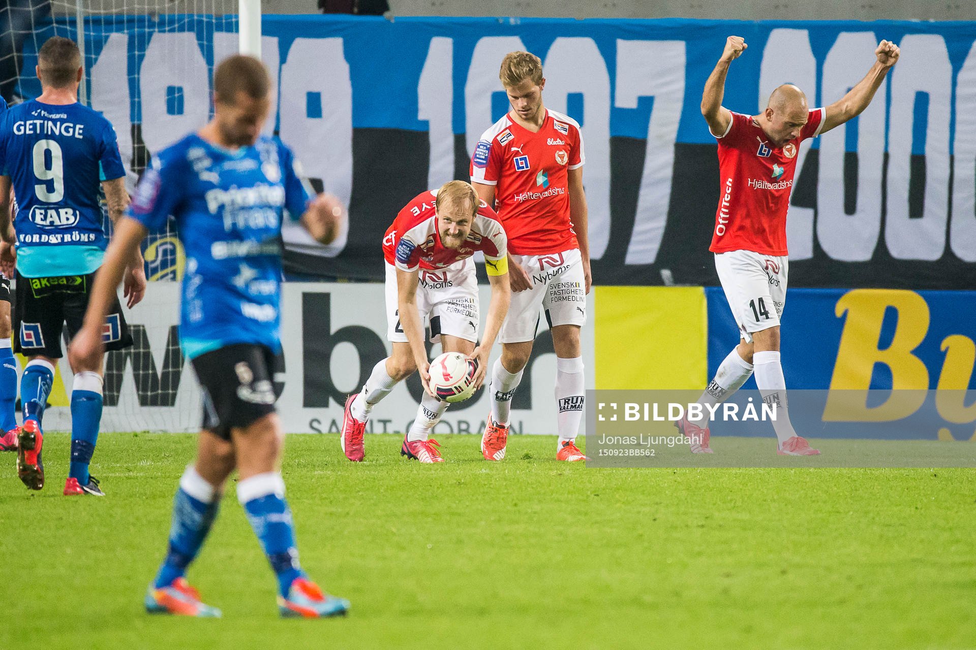Kalmars Stefan Larsson jublar