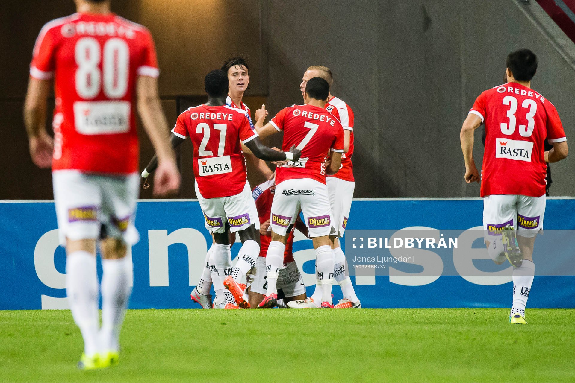 Kalmars Romário Pereira Sipião blir omfamnad och jublar
