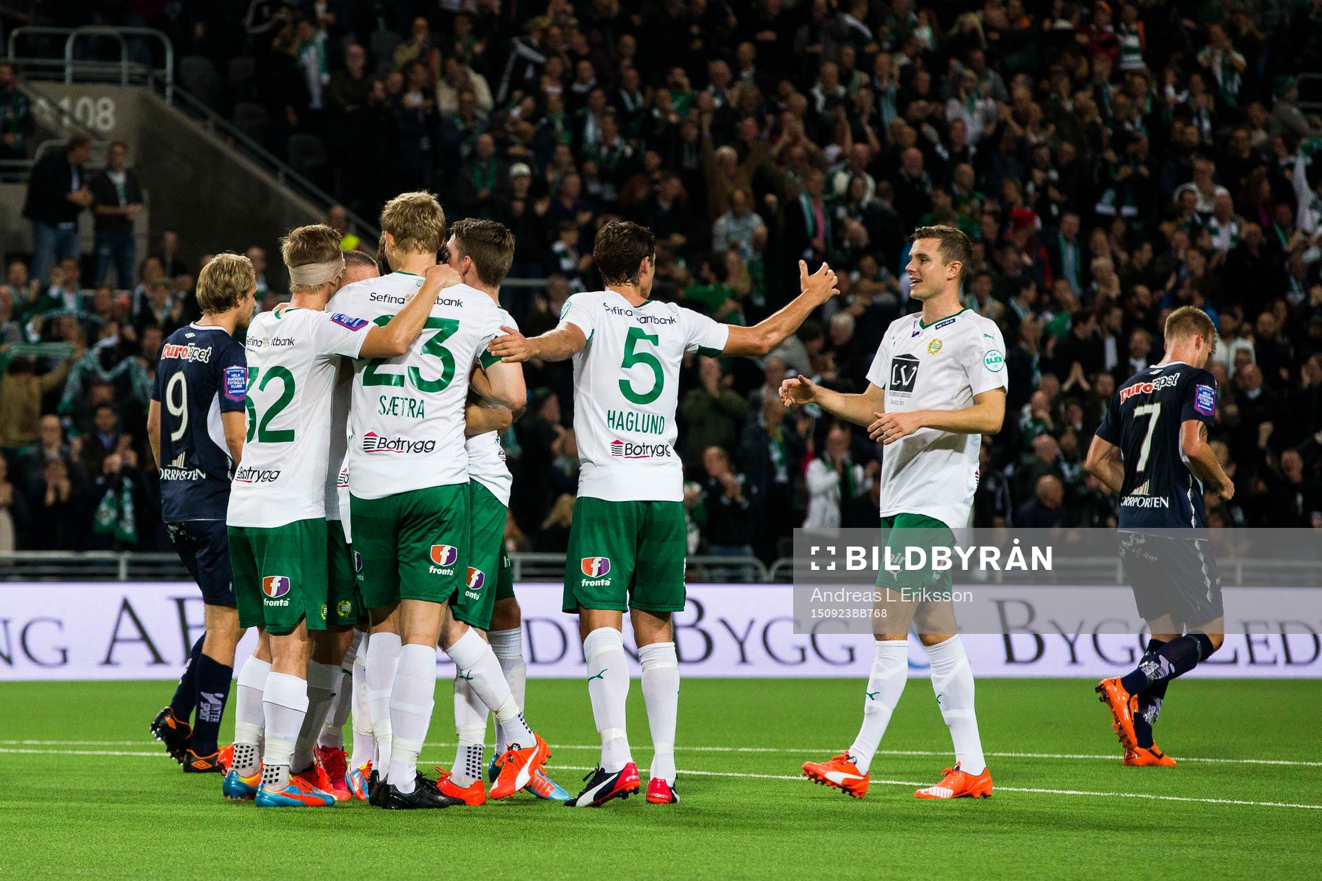 Hammarbys spelare jublar