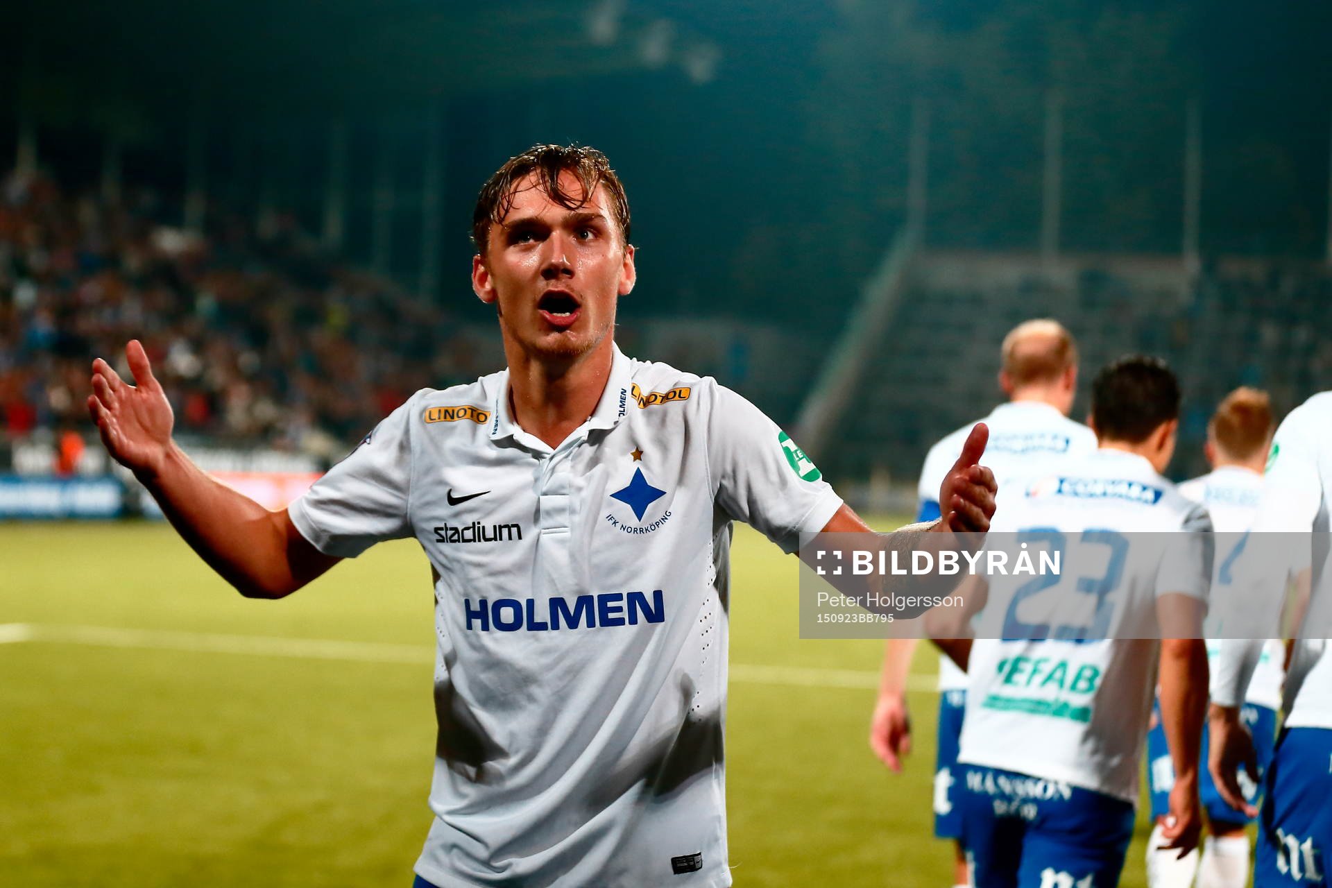 Norrköpings Linus Wahlqvist jublar