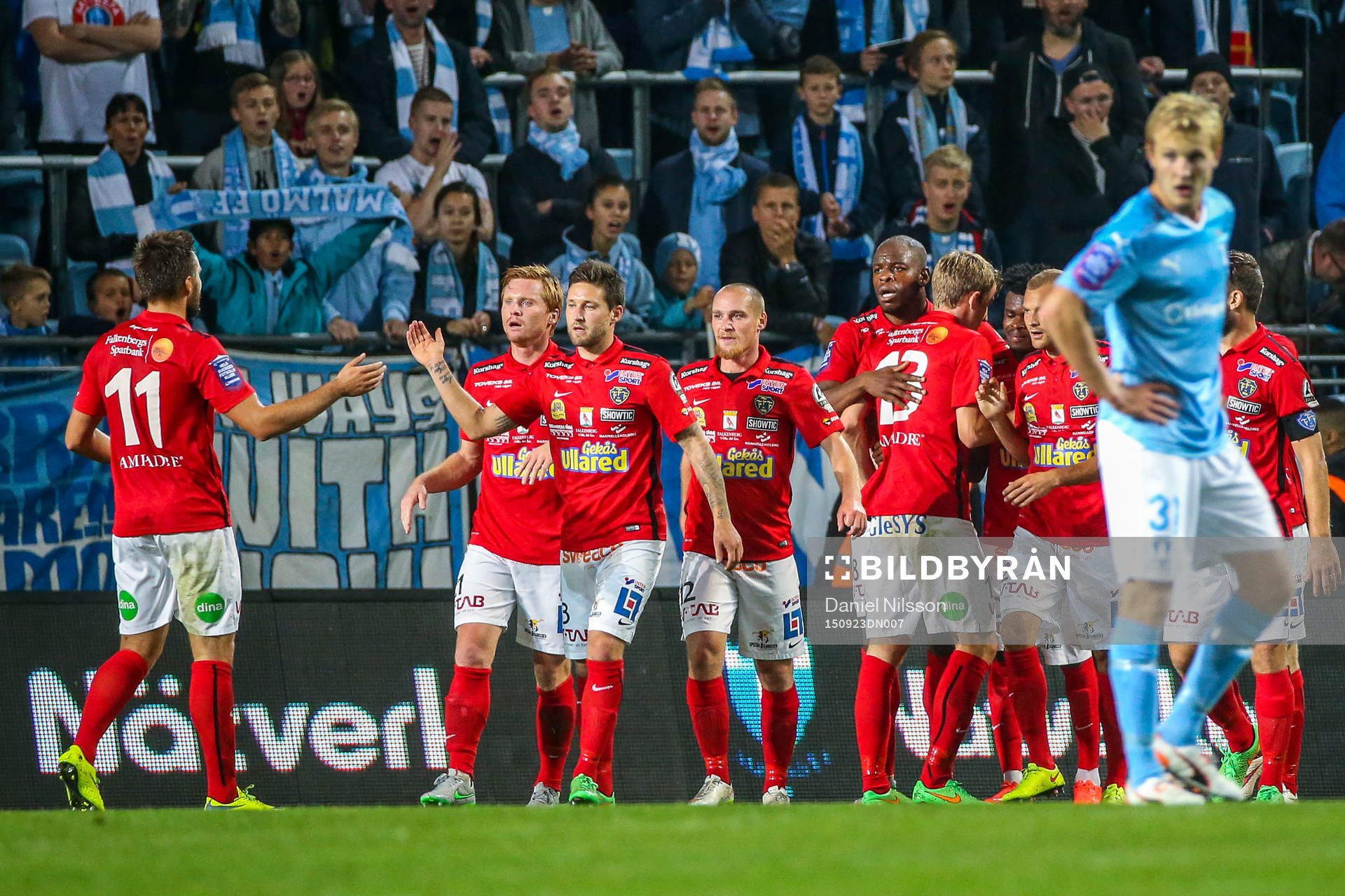 Falkenbergs spelare firar